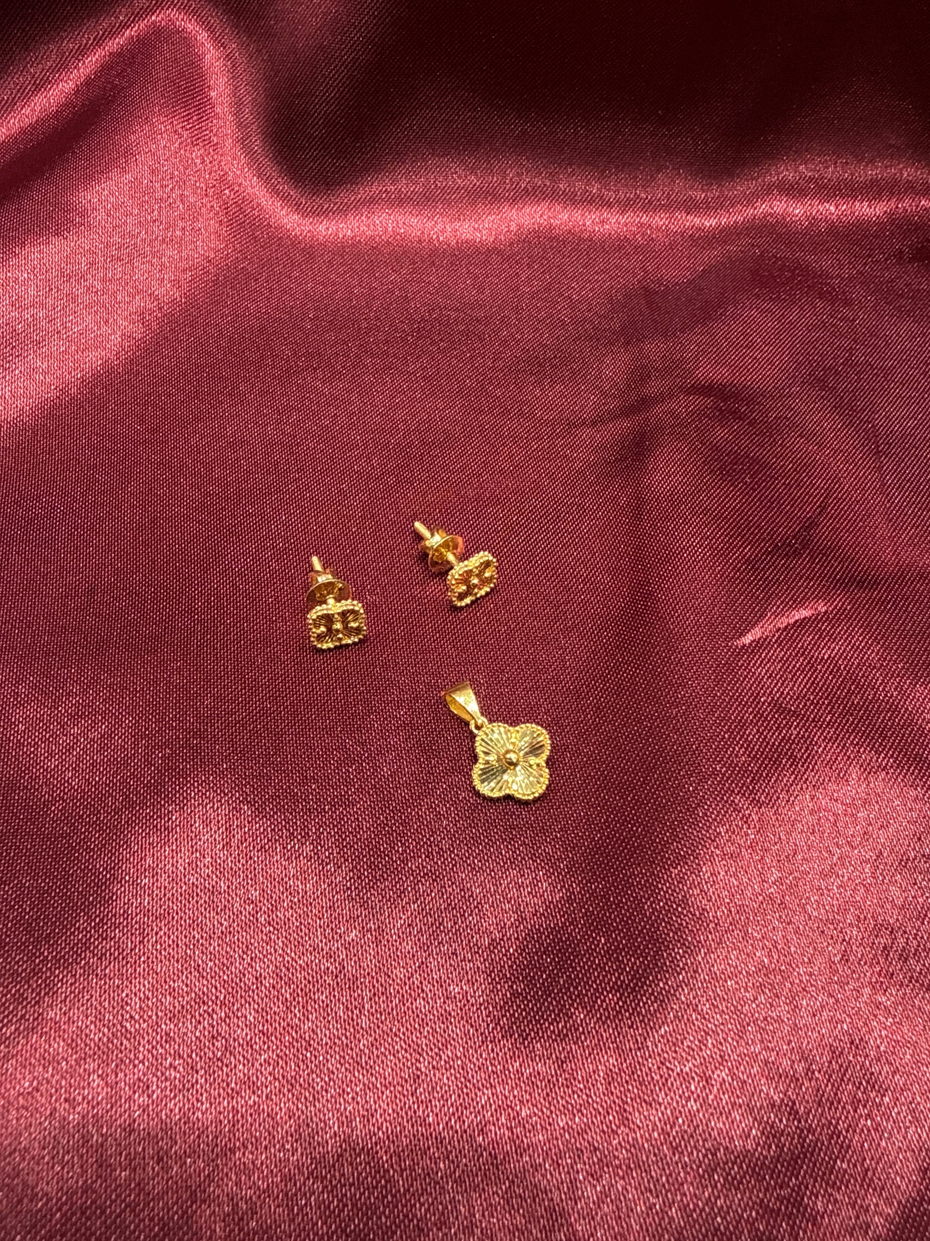 22K Gold Pendant & Earrings