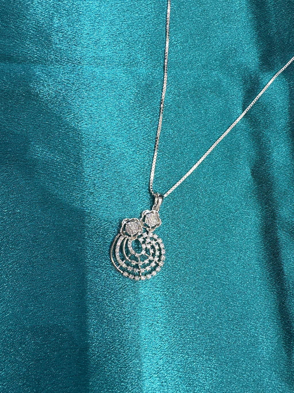 Women’s Fancy Silver pendant set