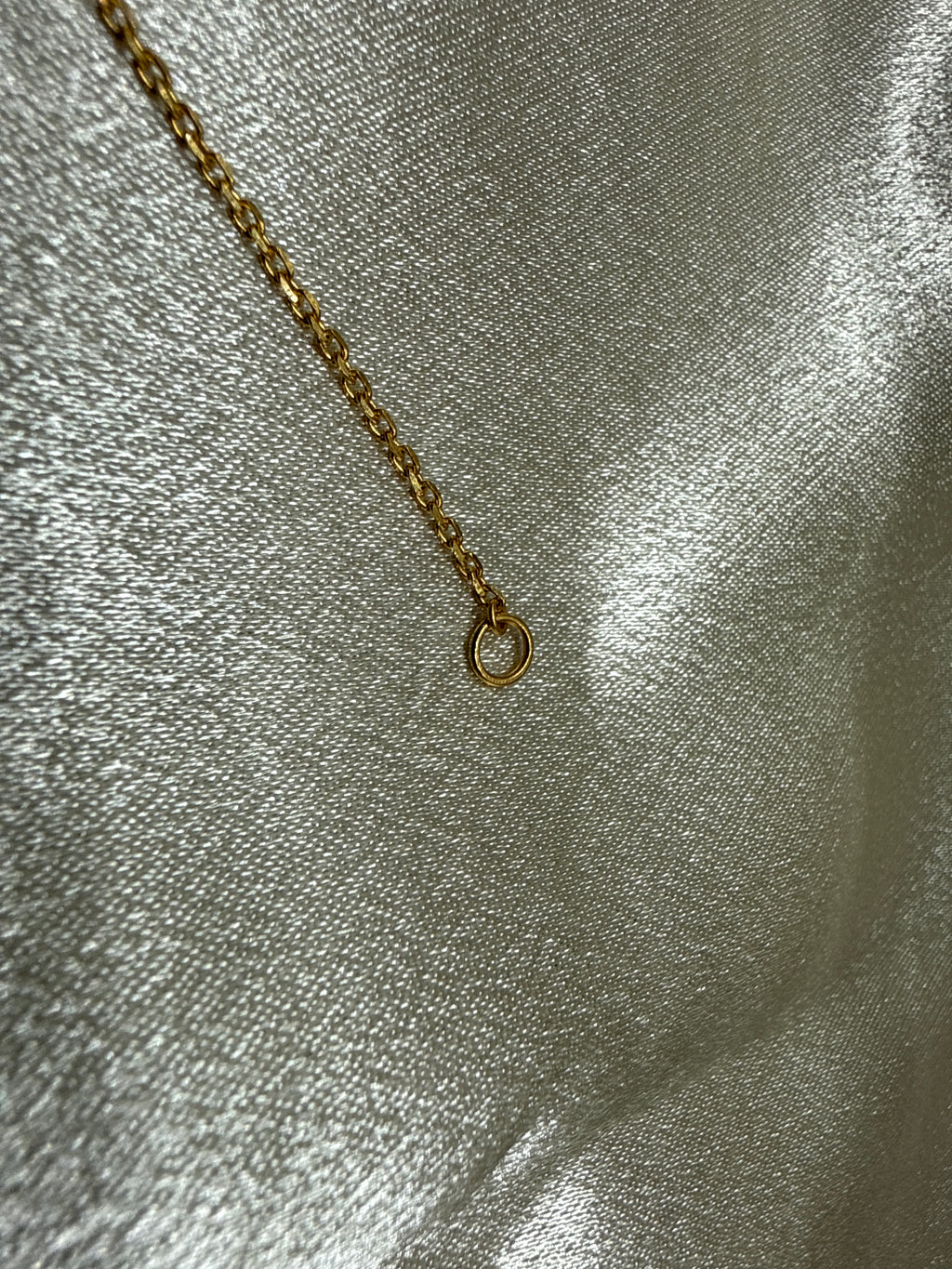 22k Gold Bracelet With Single Large Clover