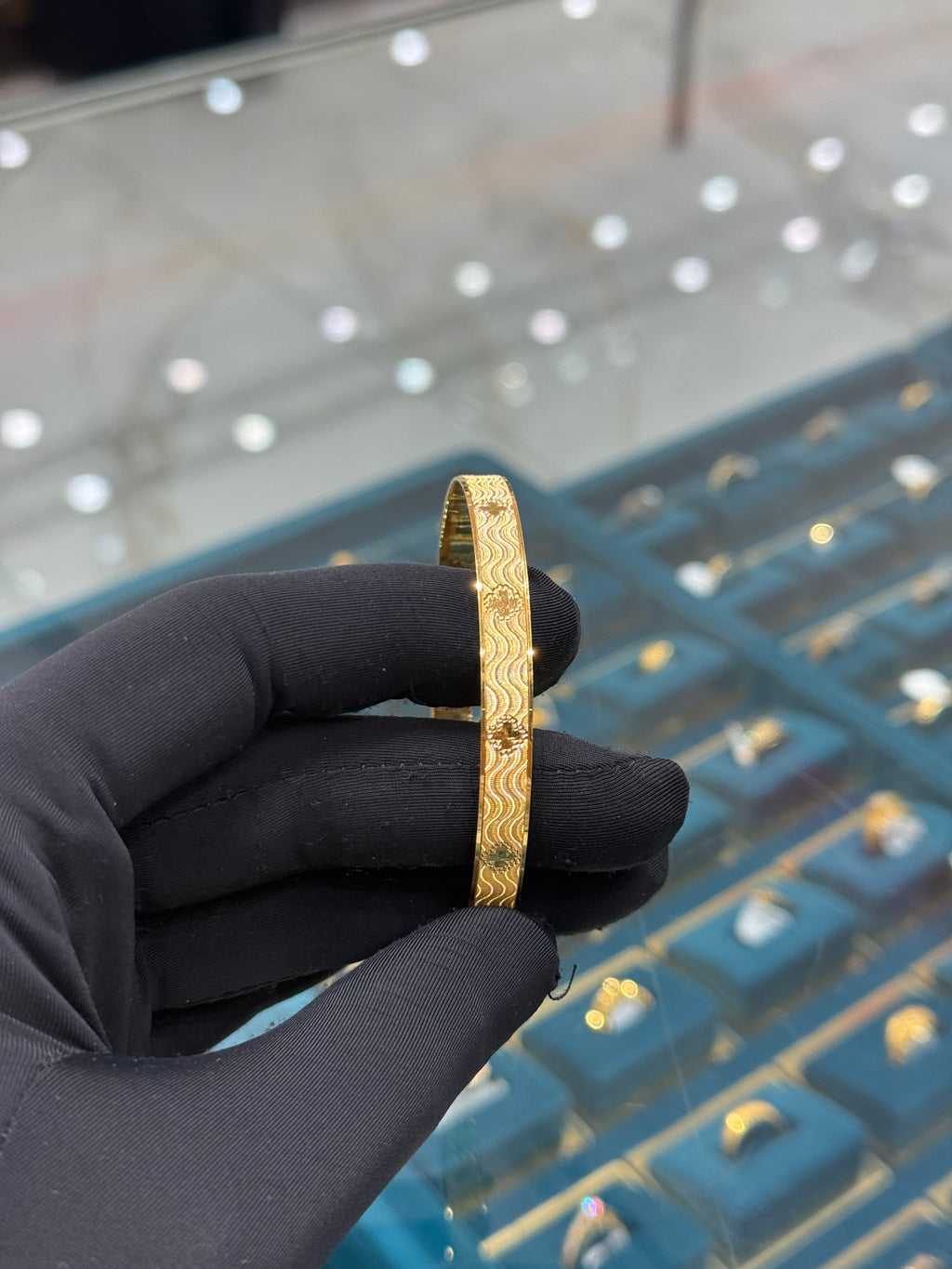 22k Gold Designer Bangle