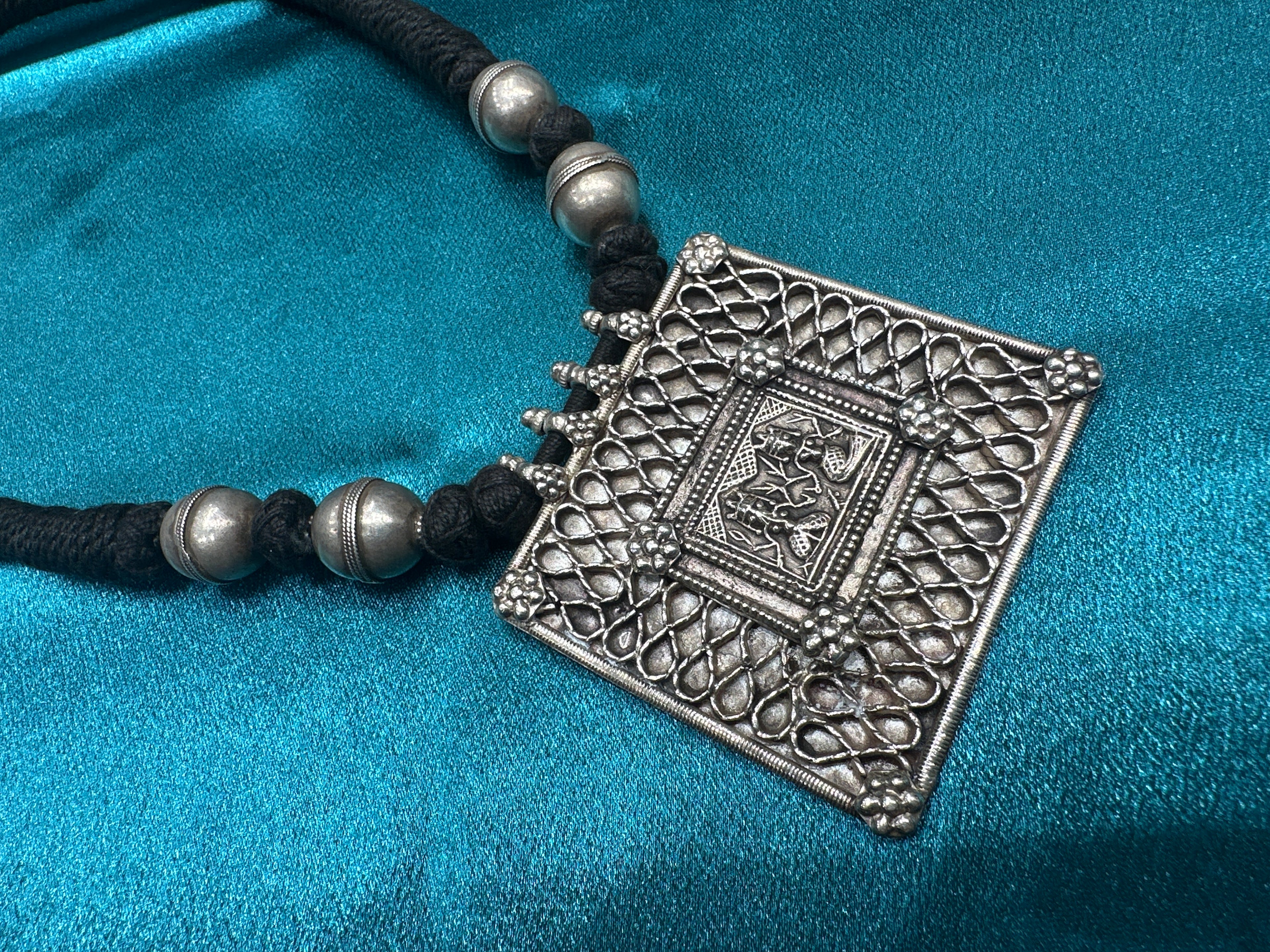 Antique Style Designer Silver necklace