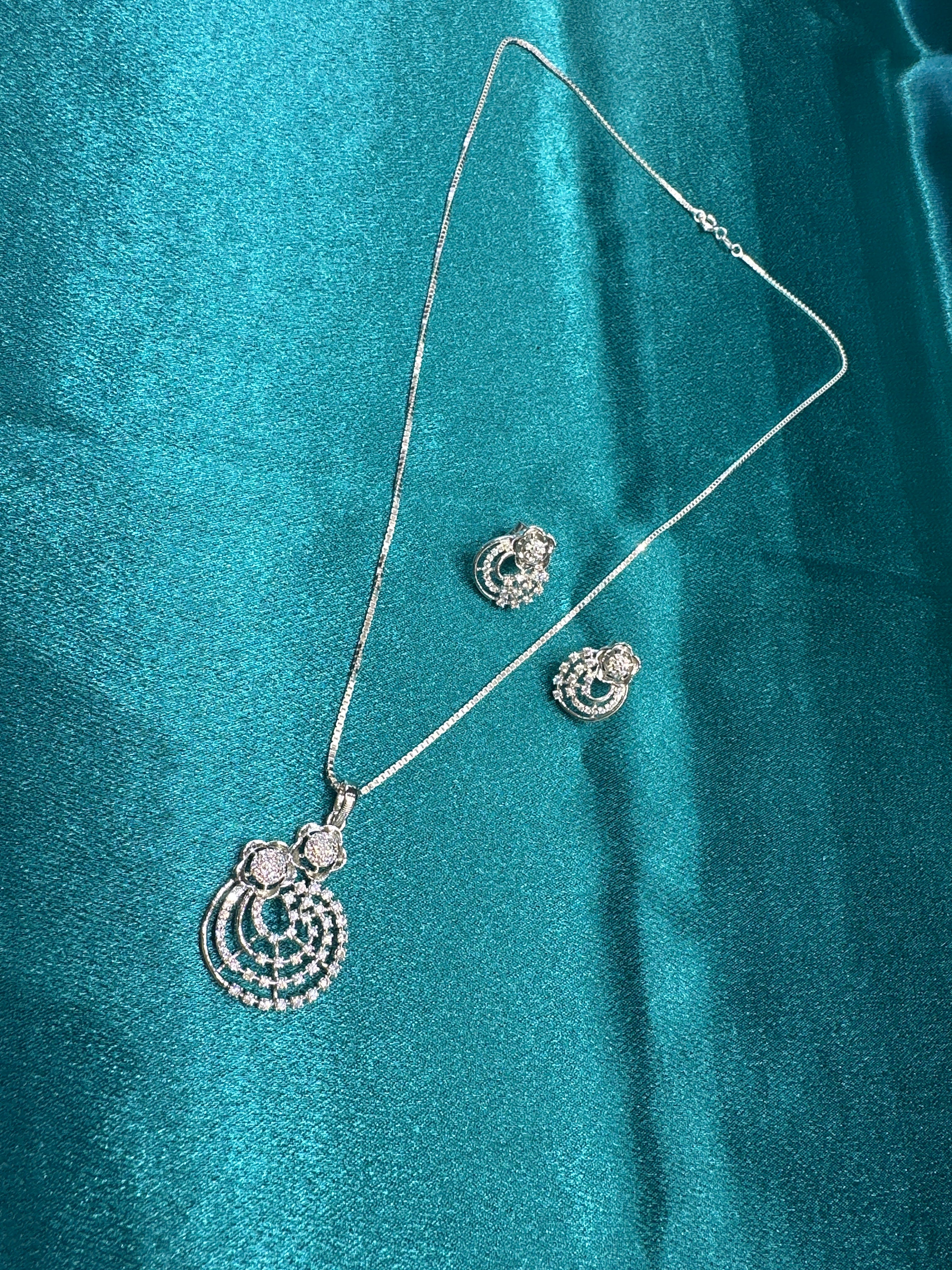 Women’s Fancy Silver pendant set
