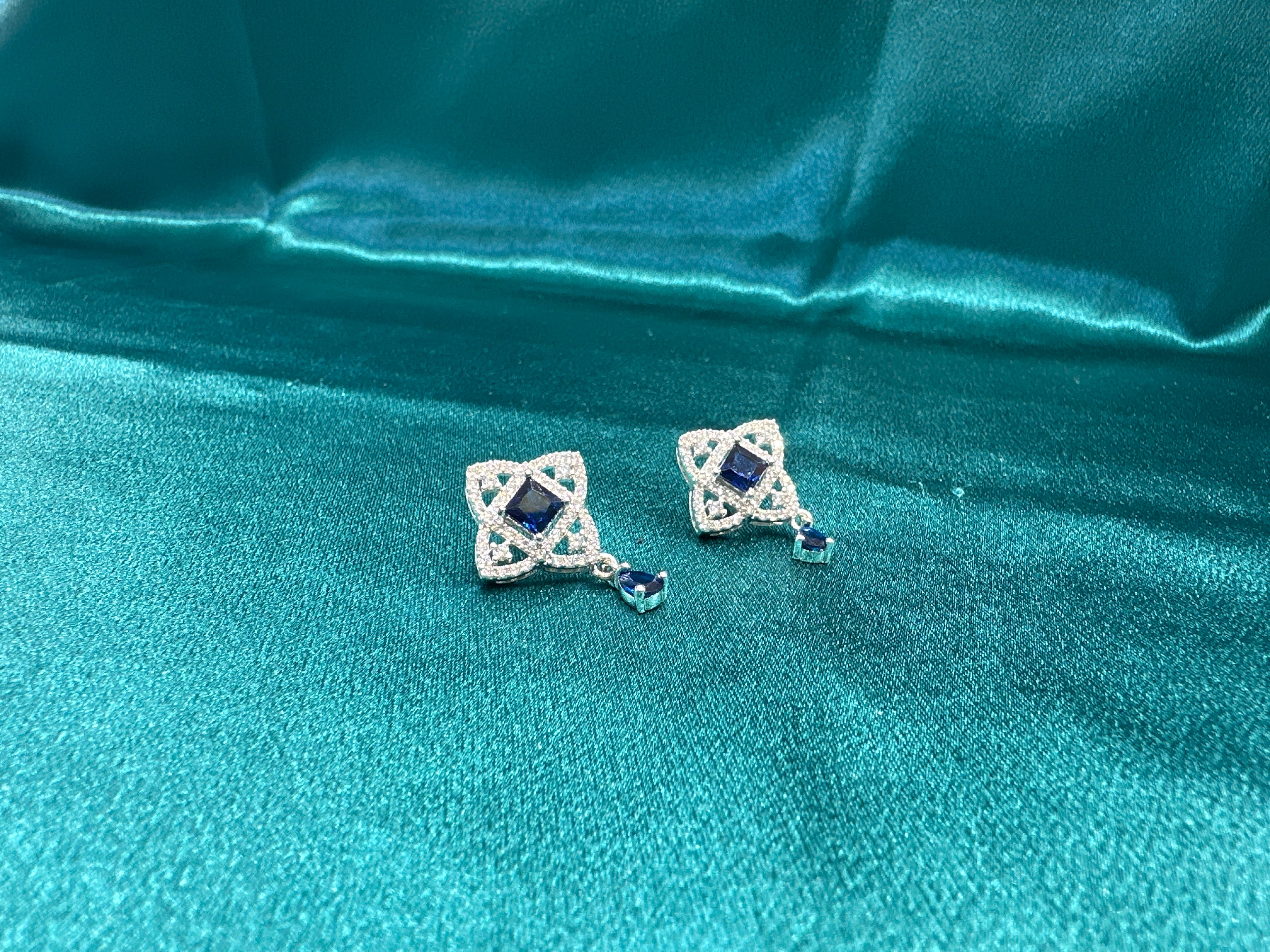 Women’s Fancy Silver pendant set