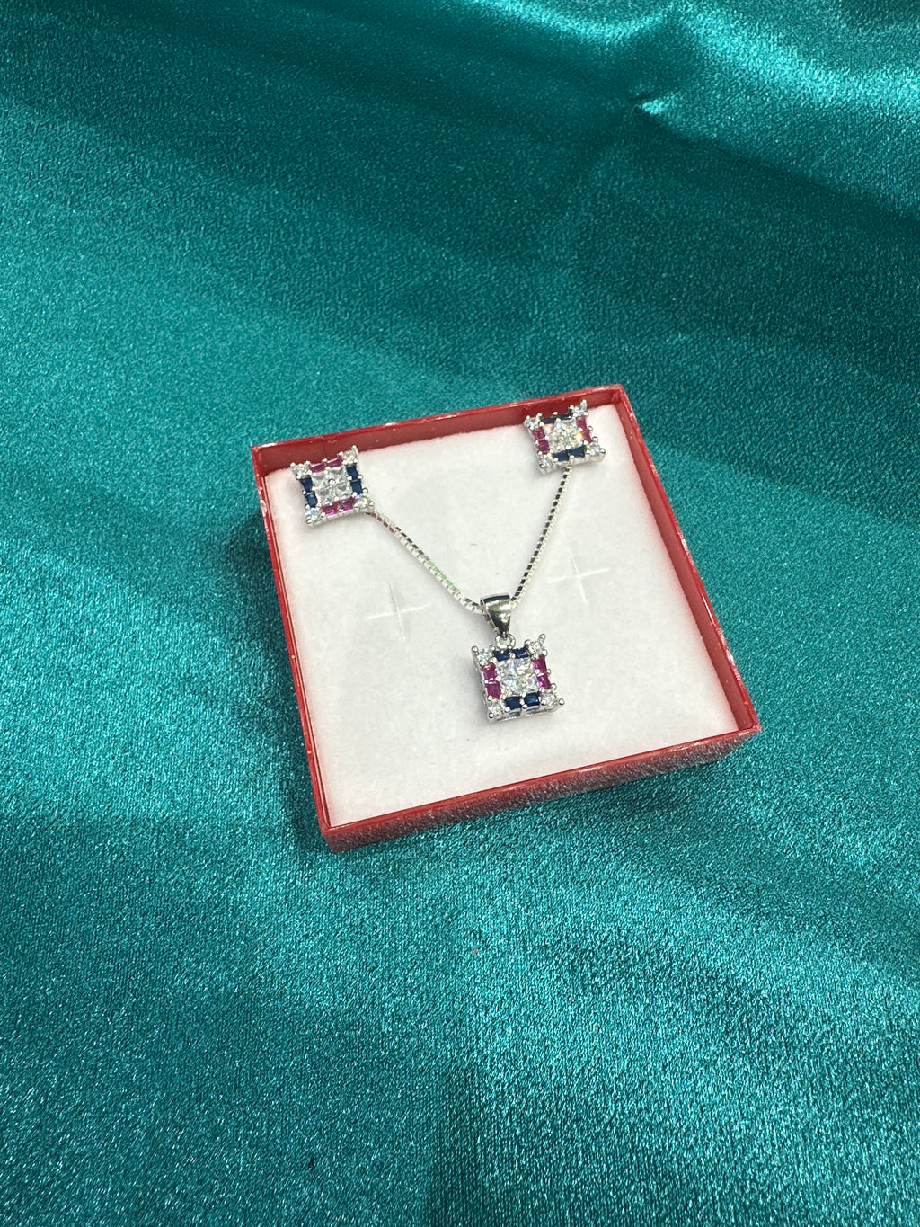 Women’s Fancy Silver pendant set