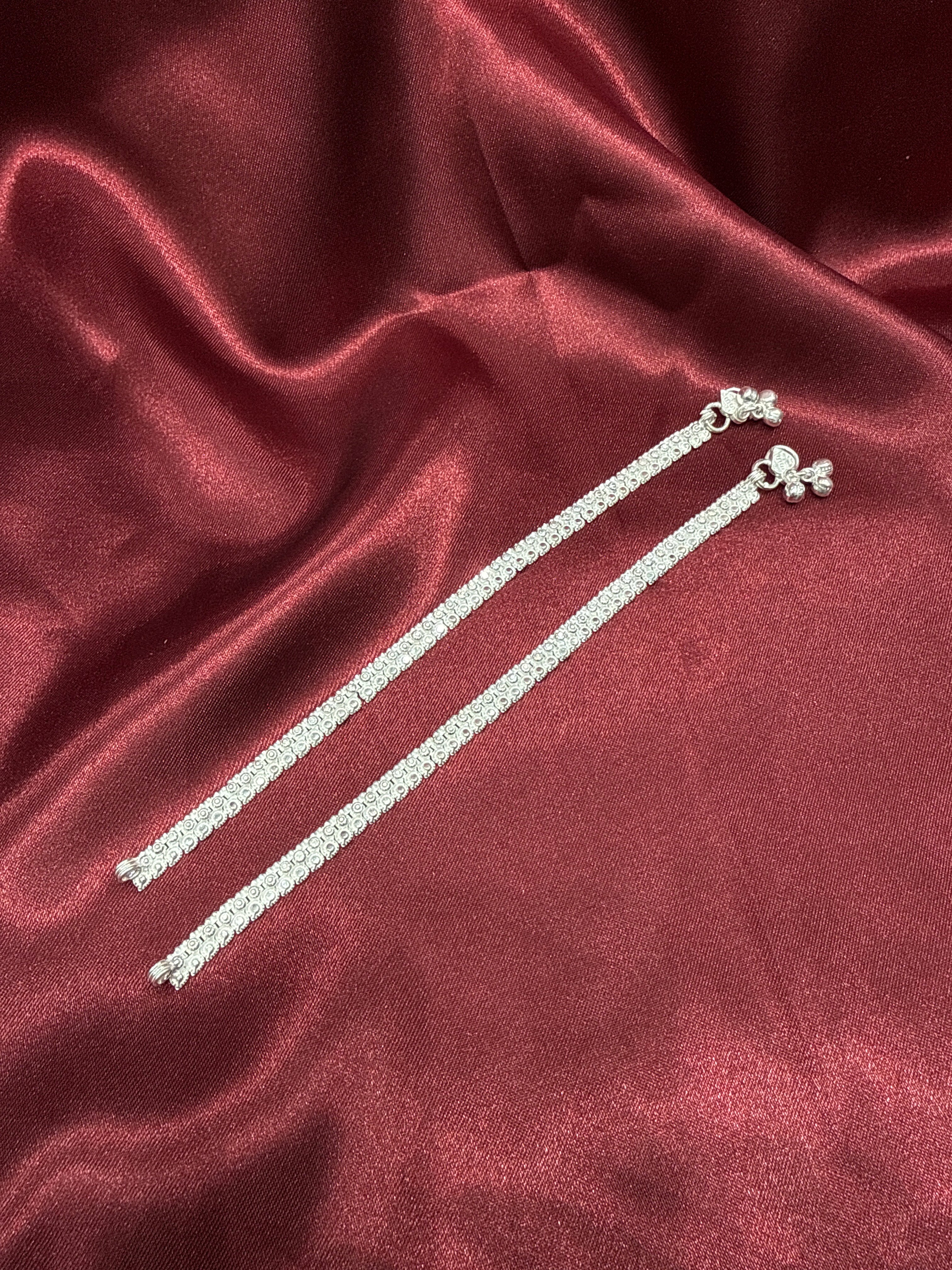 Kids fancy silver anklets with plain design (Size 10-12 year old)