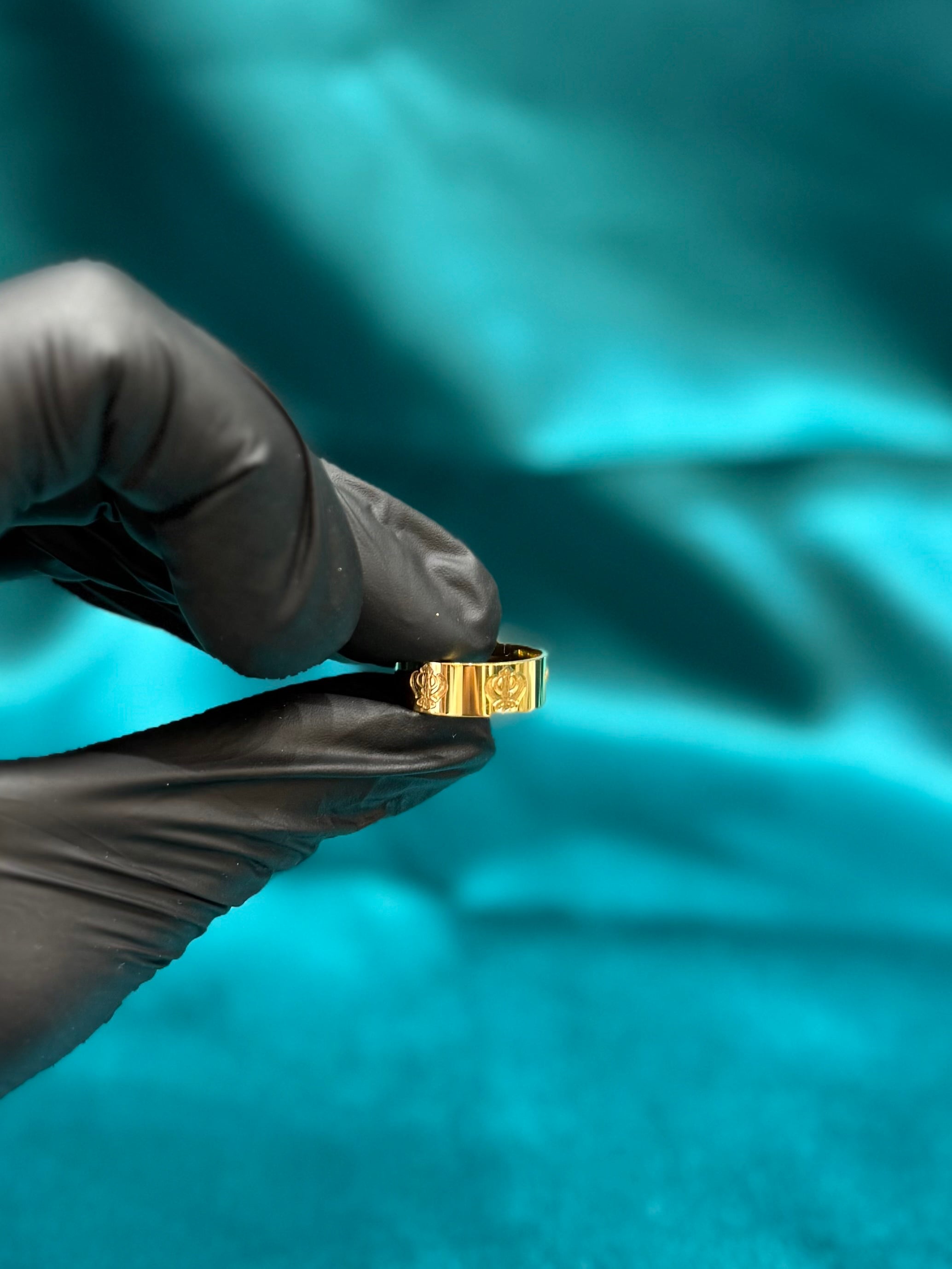 Khanda Design 22k Gold Band