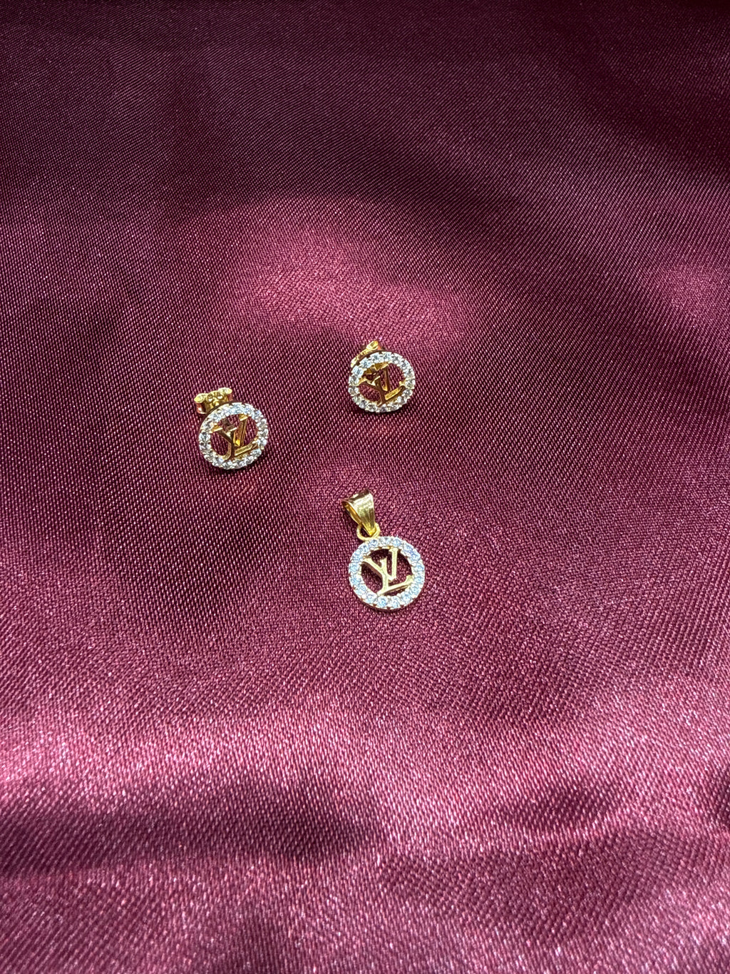 22k Gold Pendant and Earrings