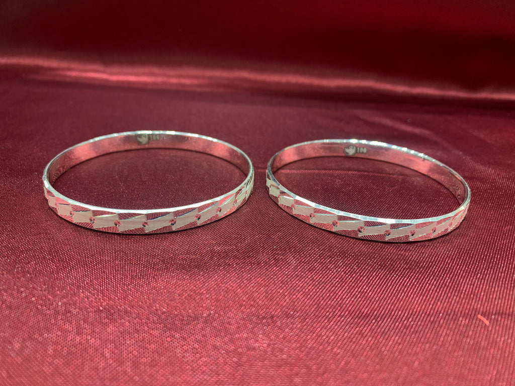 Traditional silver bangles B30