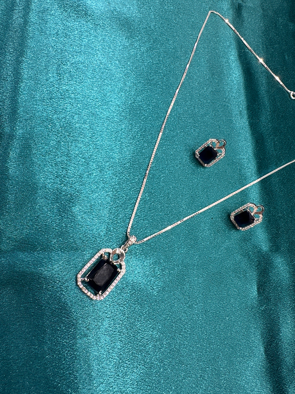 Women’s Fancy Silver pendant set