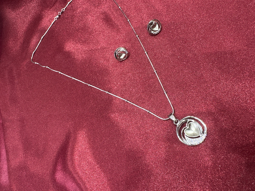 Women’s Fancy Silver pendant set