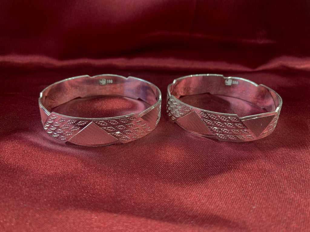 Traditional silver bangles B5
