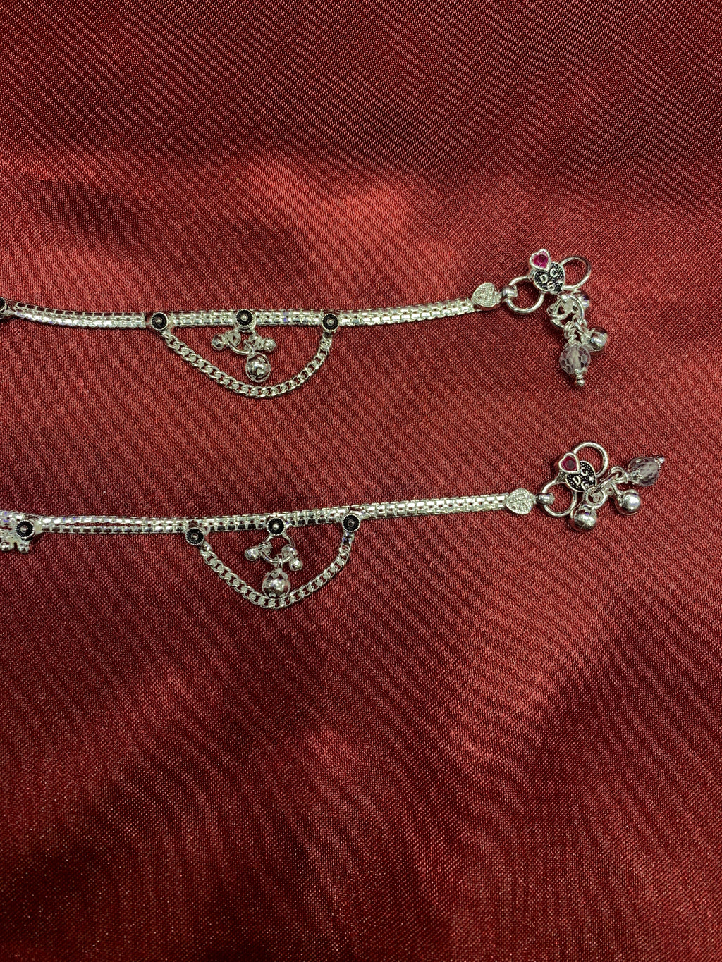 Fancy silver anklets with frill design