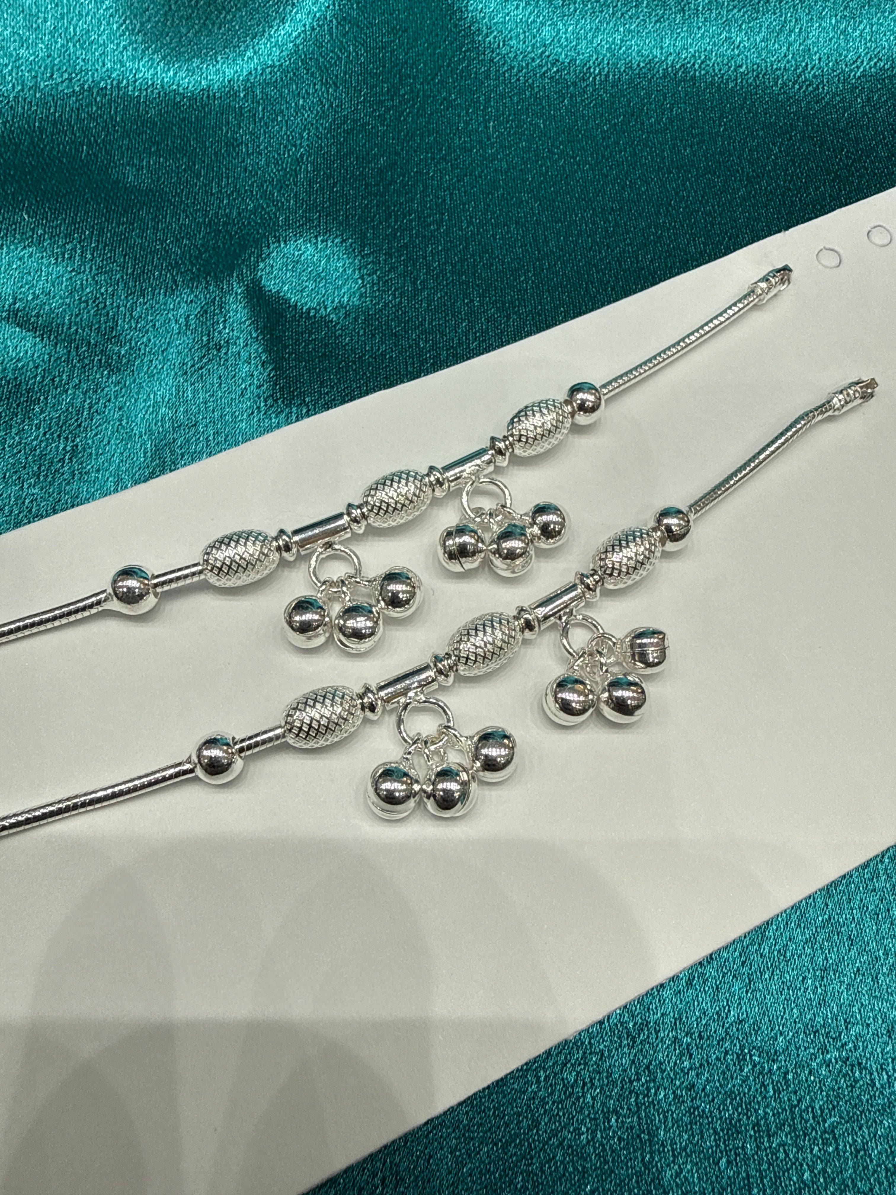 Kids fancy silver anklets (Size: 2-3 year old)