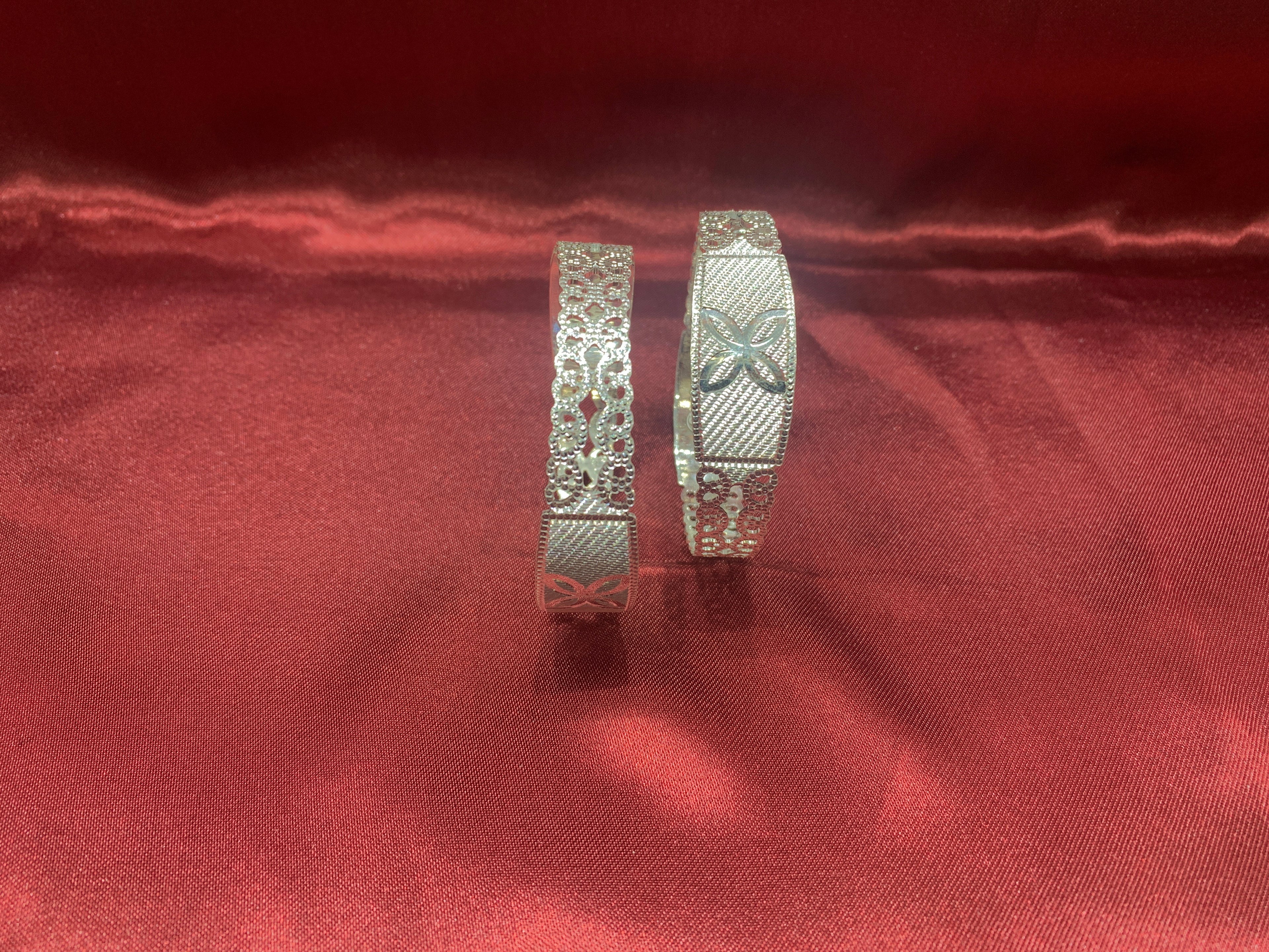 Traditional silver bangles B25