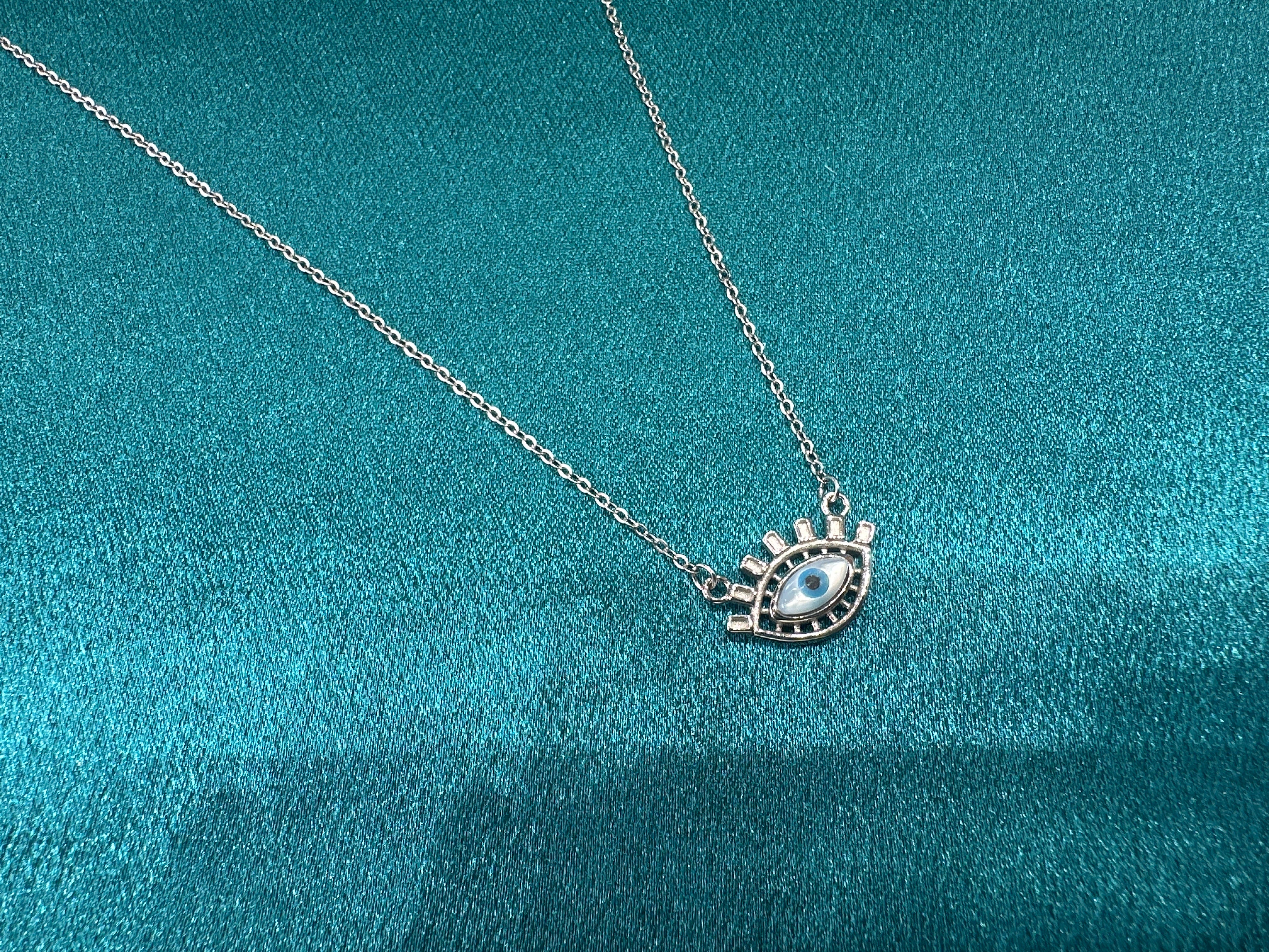 Women’s Fancy Silver pendant chain