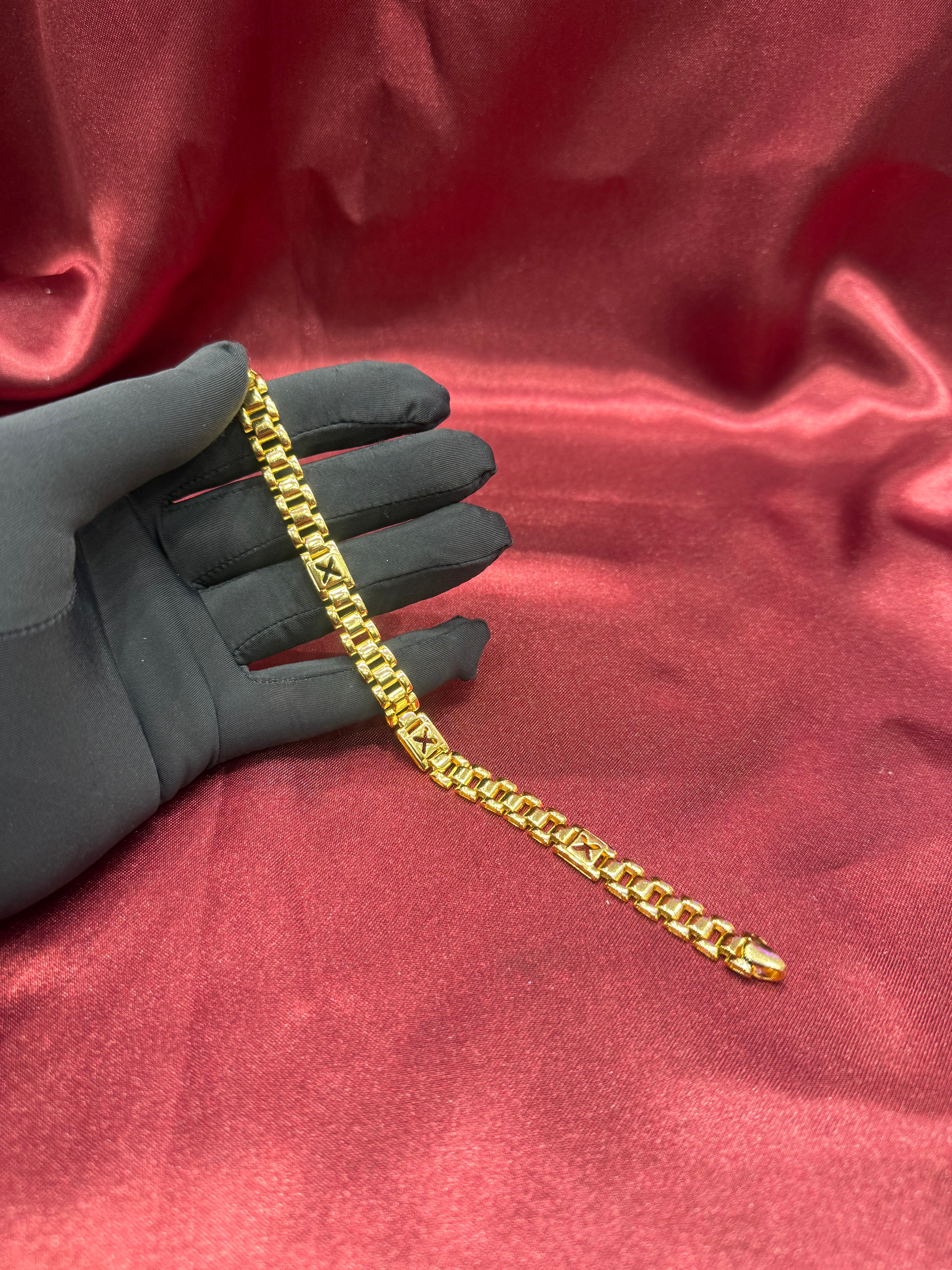 Men’s light weight Gold Plated Designer Silver Bracelet (8mm)