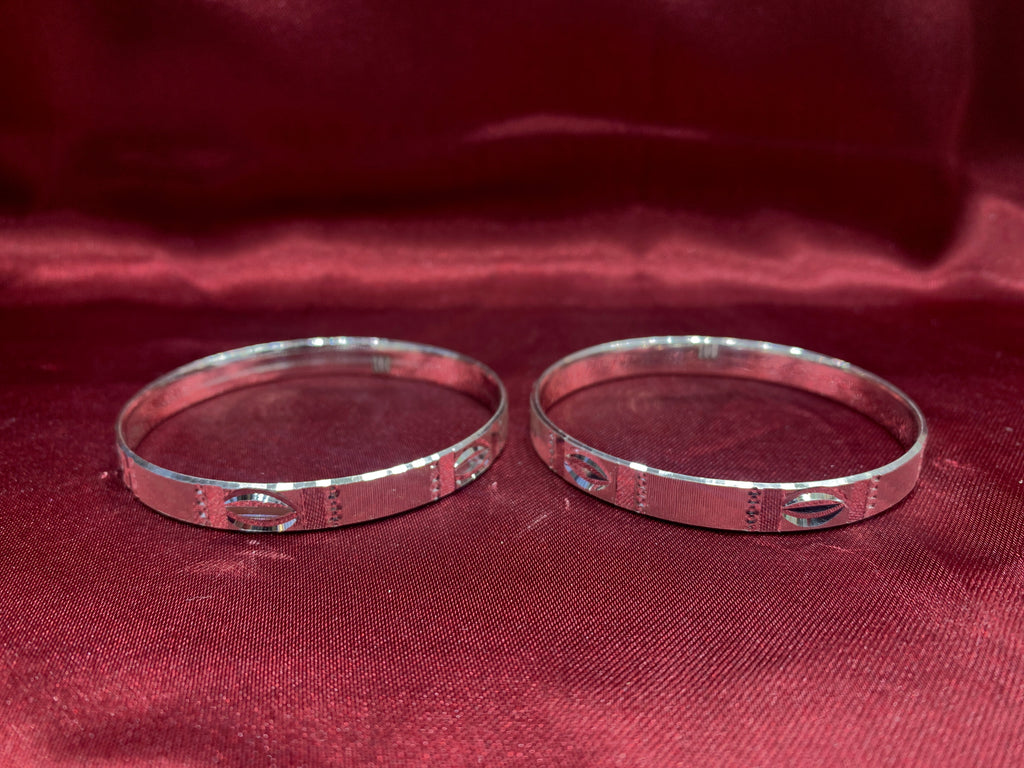 Traditional silver bangles B12