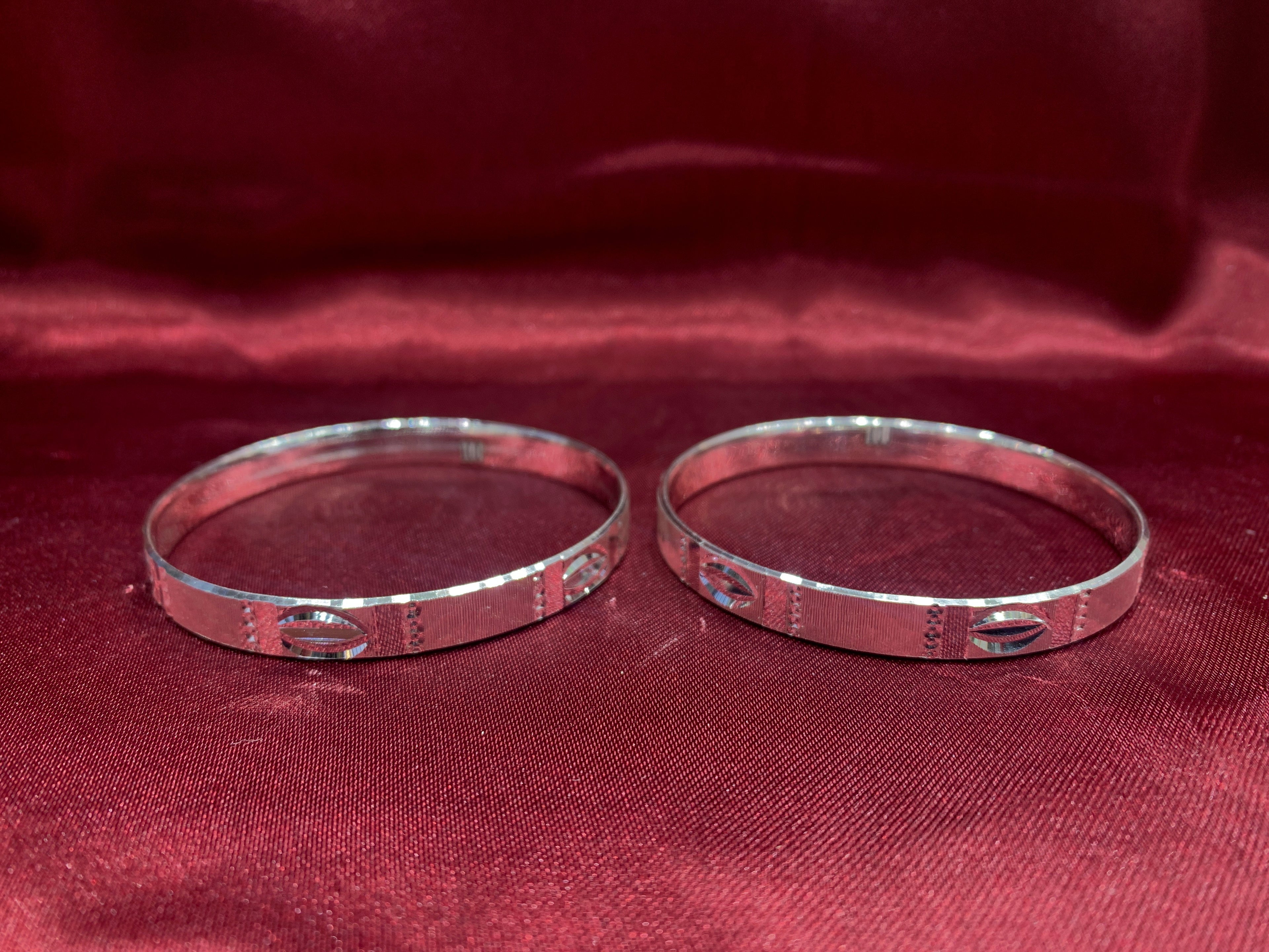 Traditional silver bangles B12