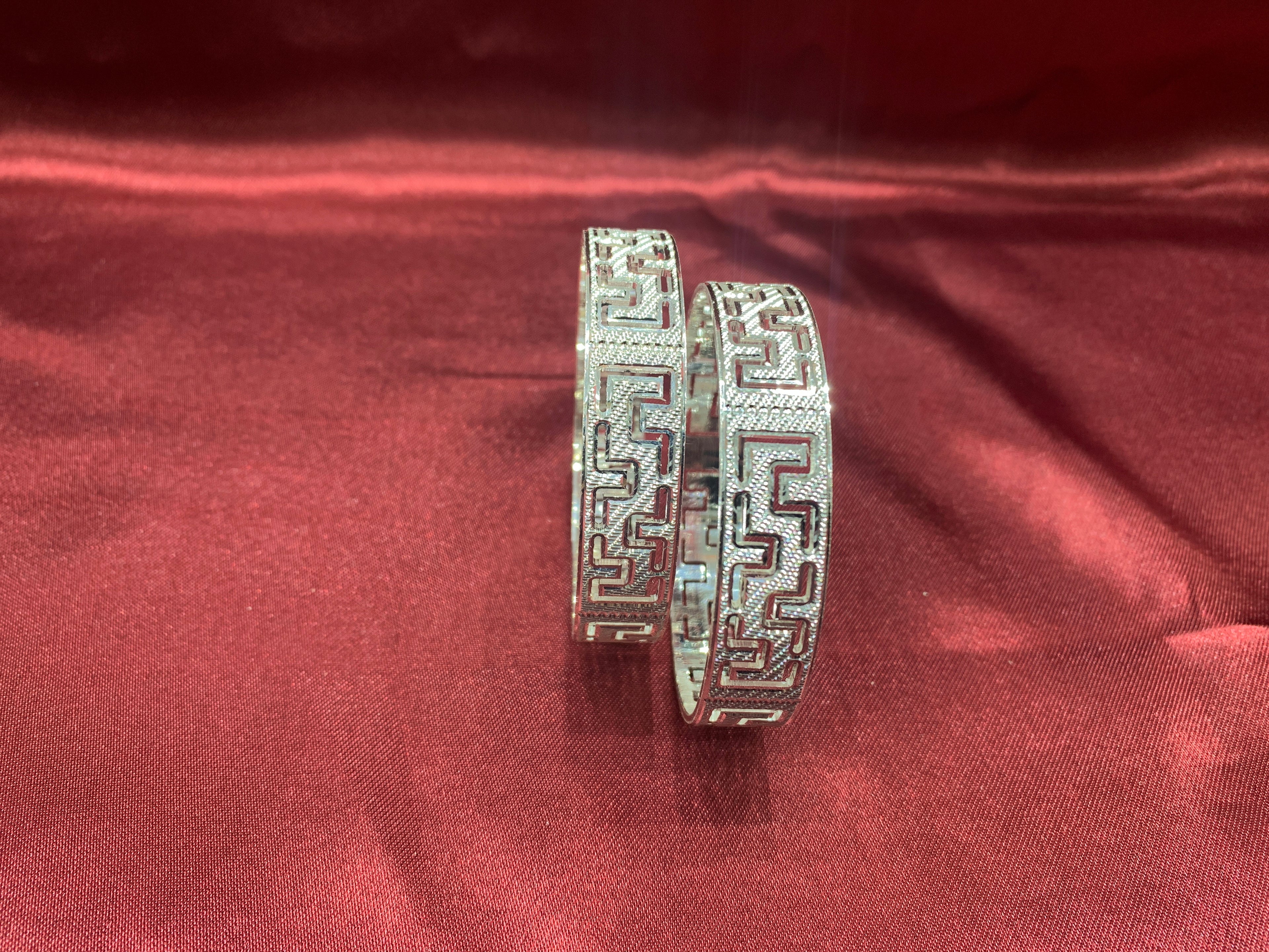 Traditional silver bangles B17