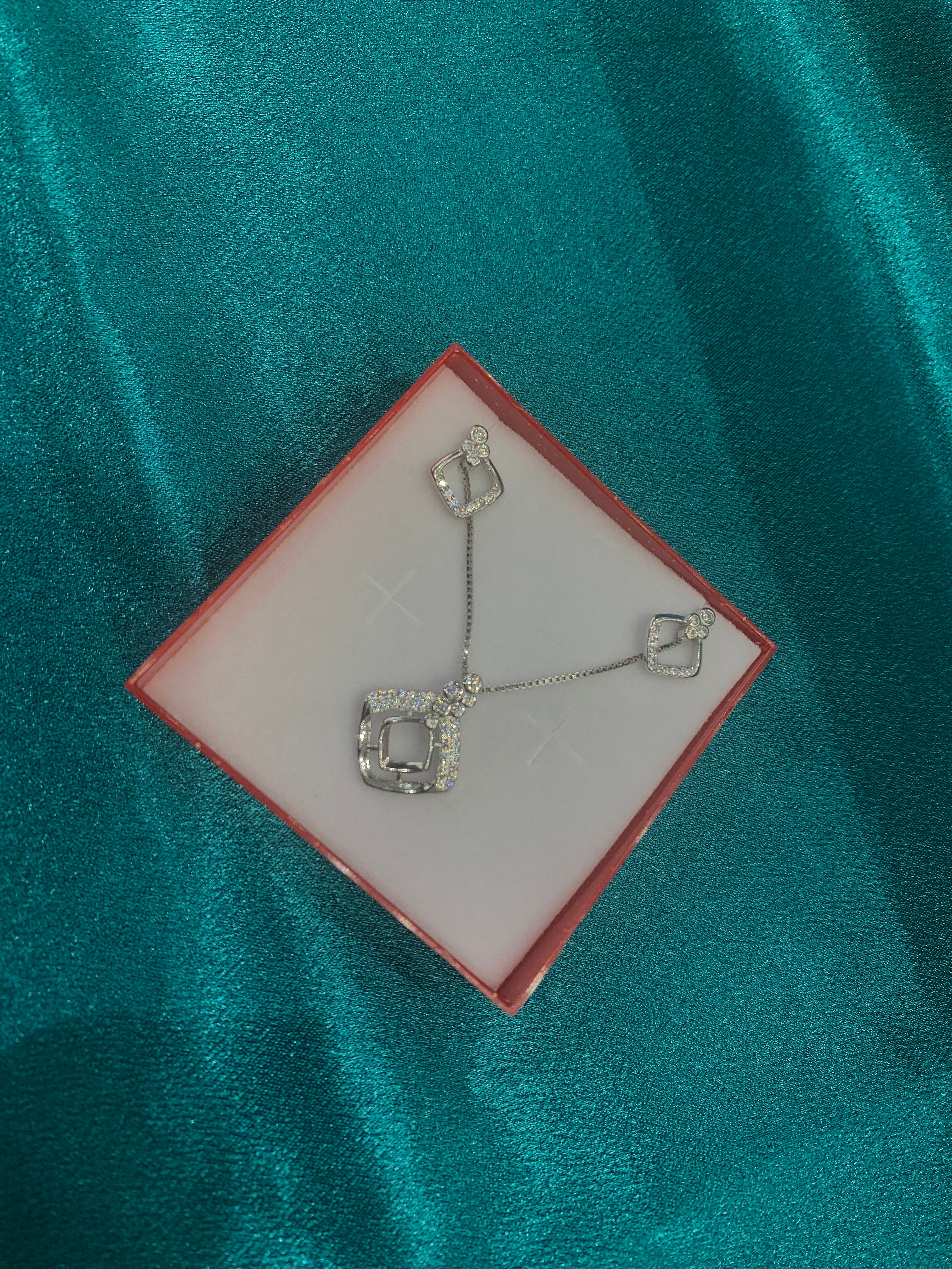 Women’s Fancy Silver pendant set