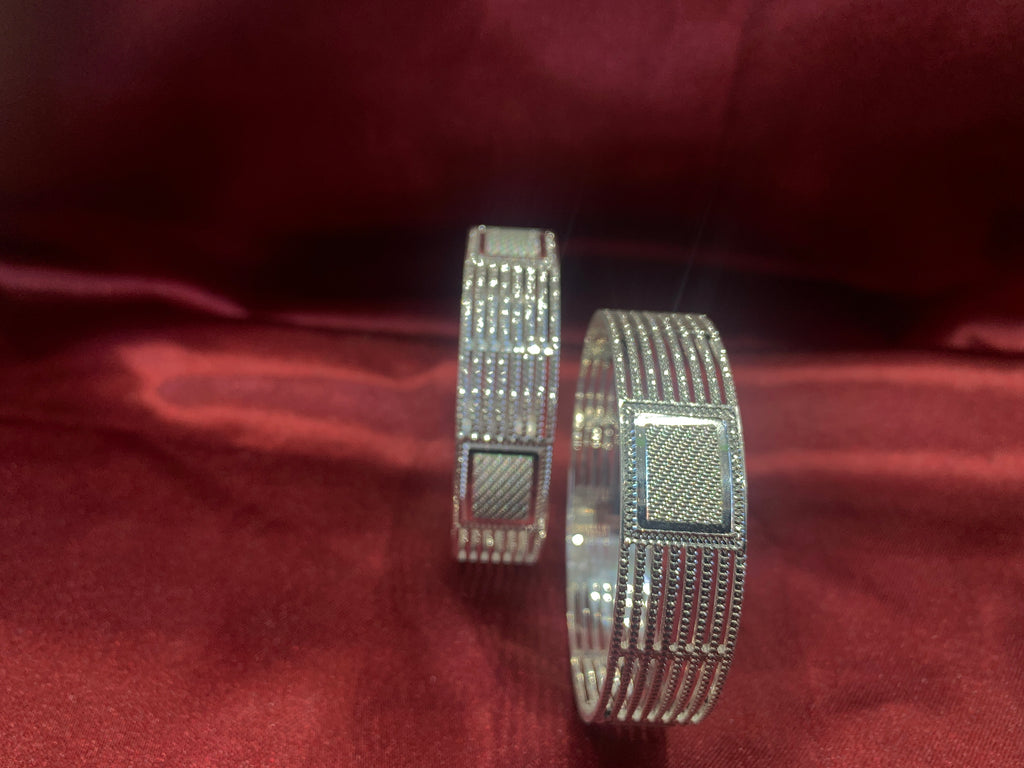 Traditional silver bangles B3
