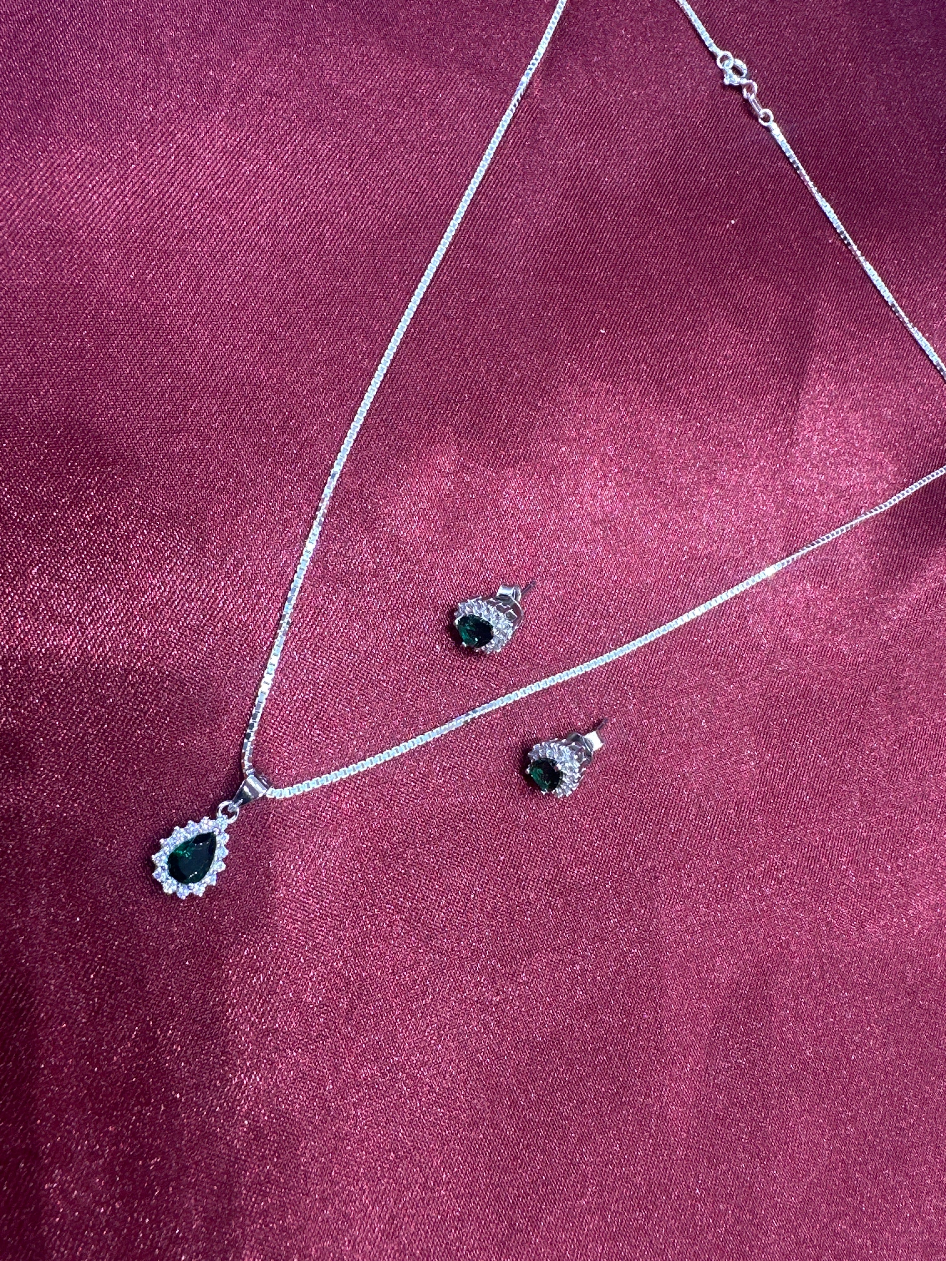 Women’s Fancy Silver pendant set