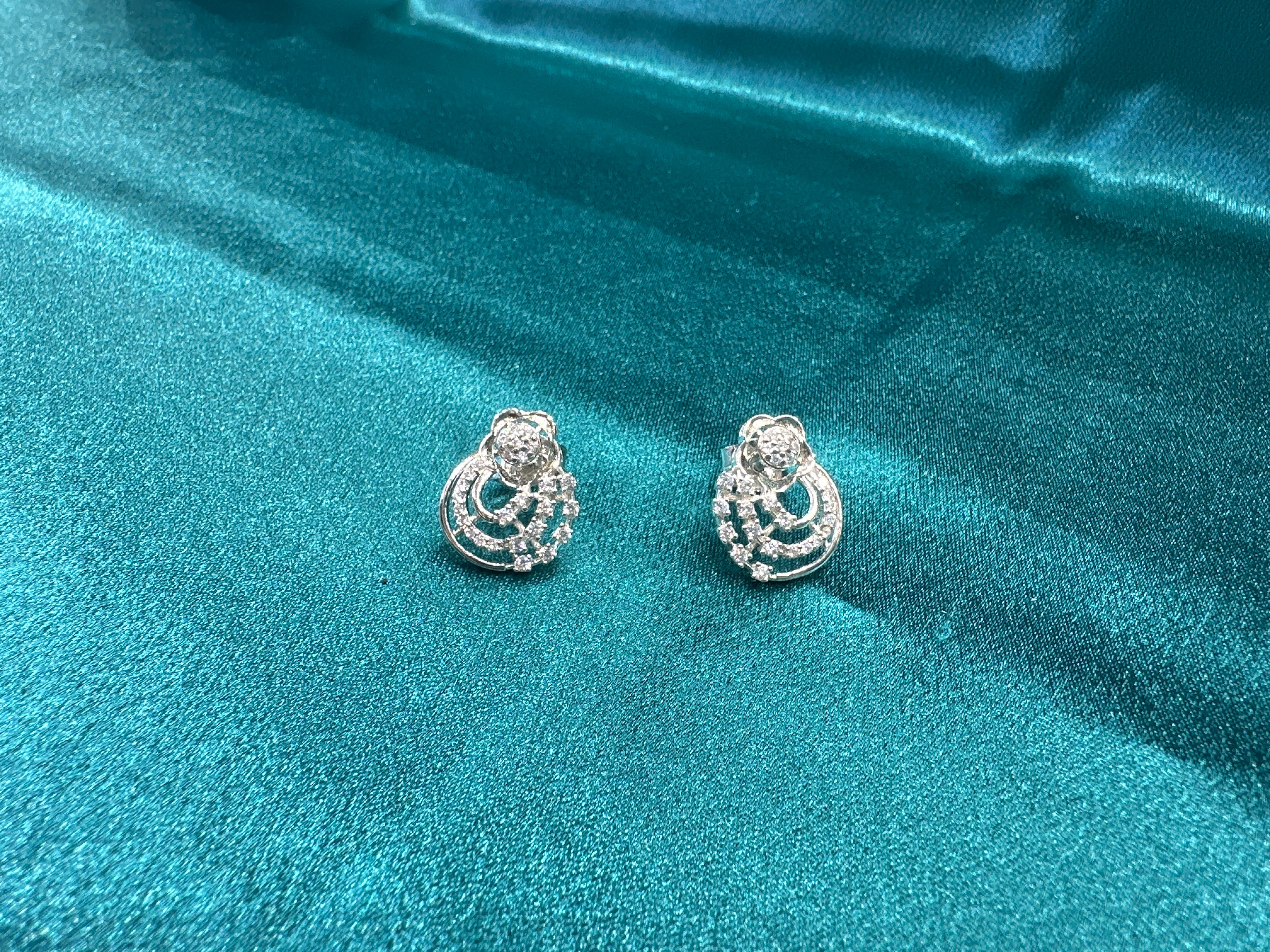 Women’s Fancy Silver pendant set