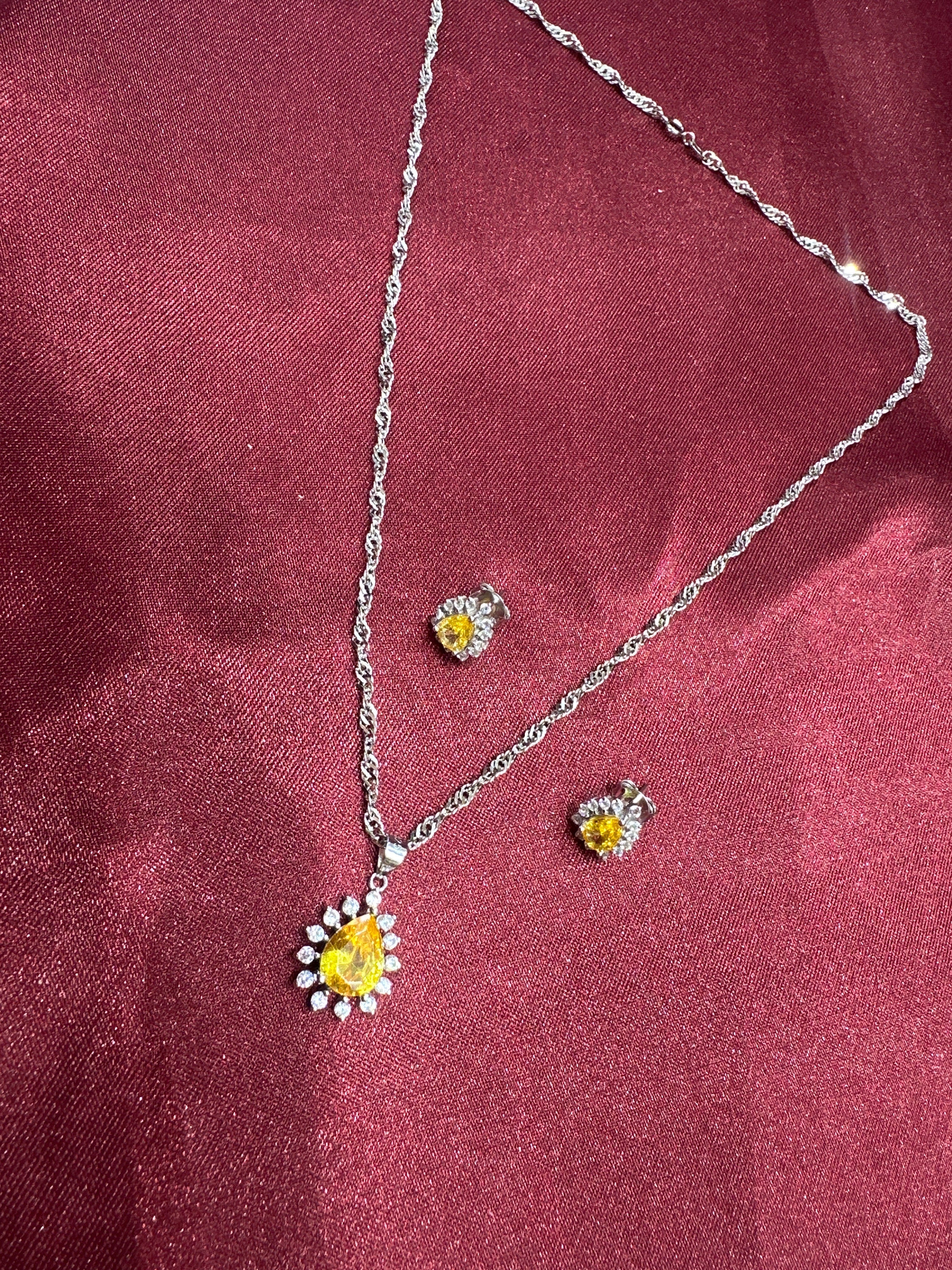 Women’s Fancy Silver pendant set