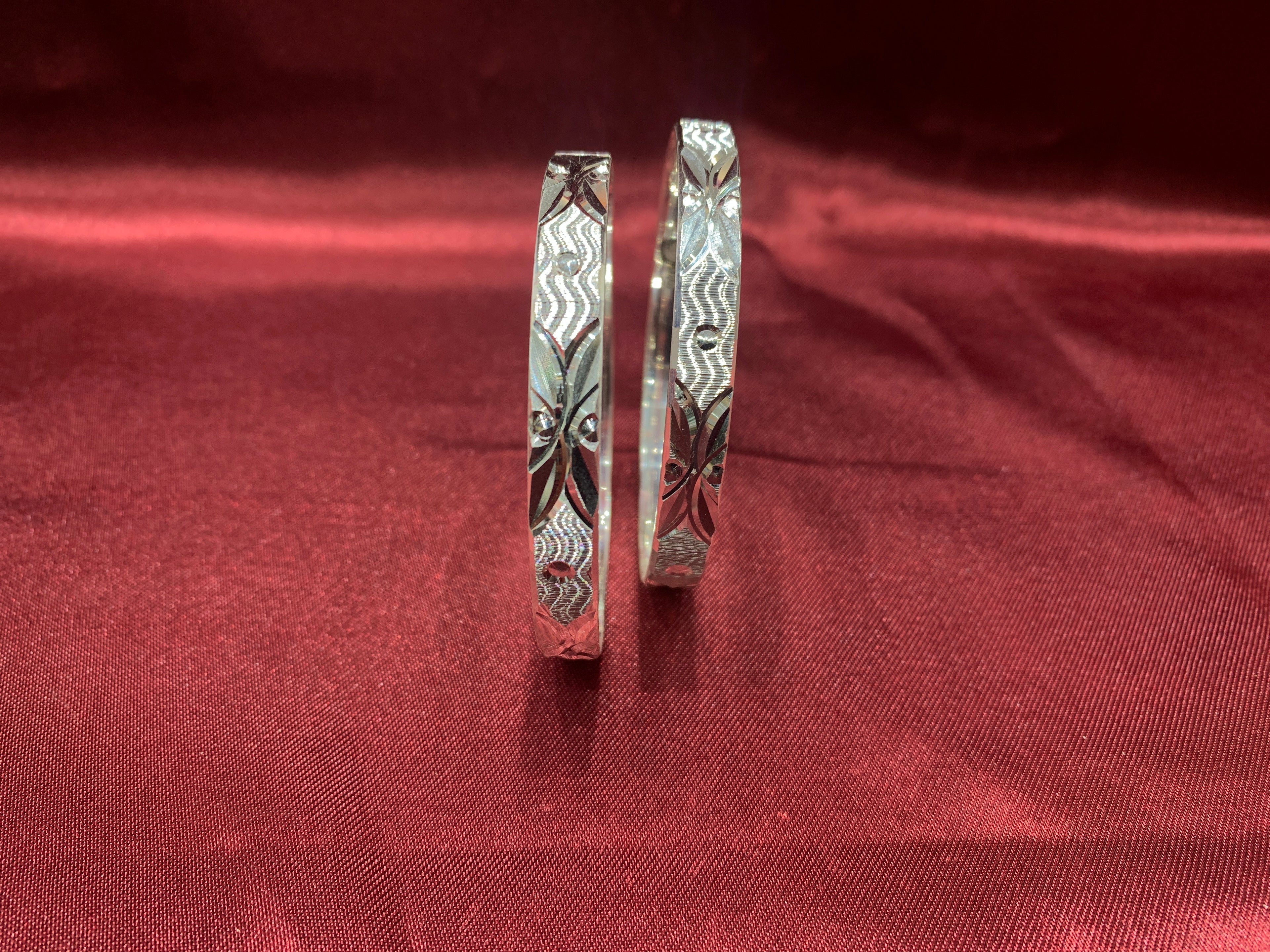 Traditional silver bangles B18
