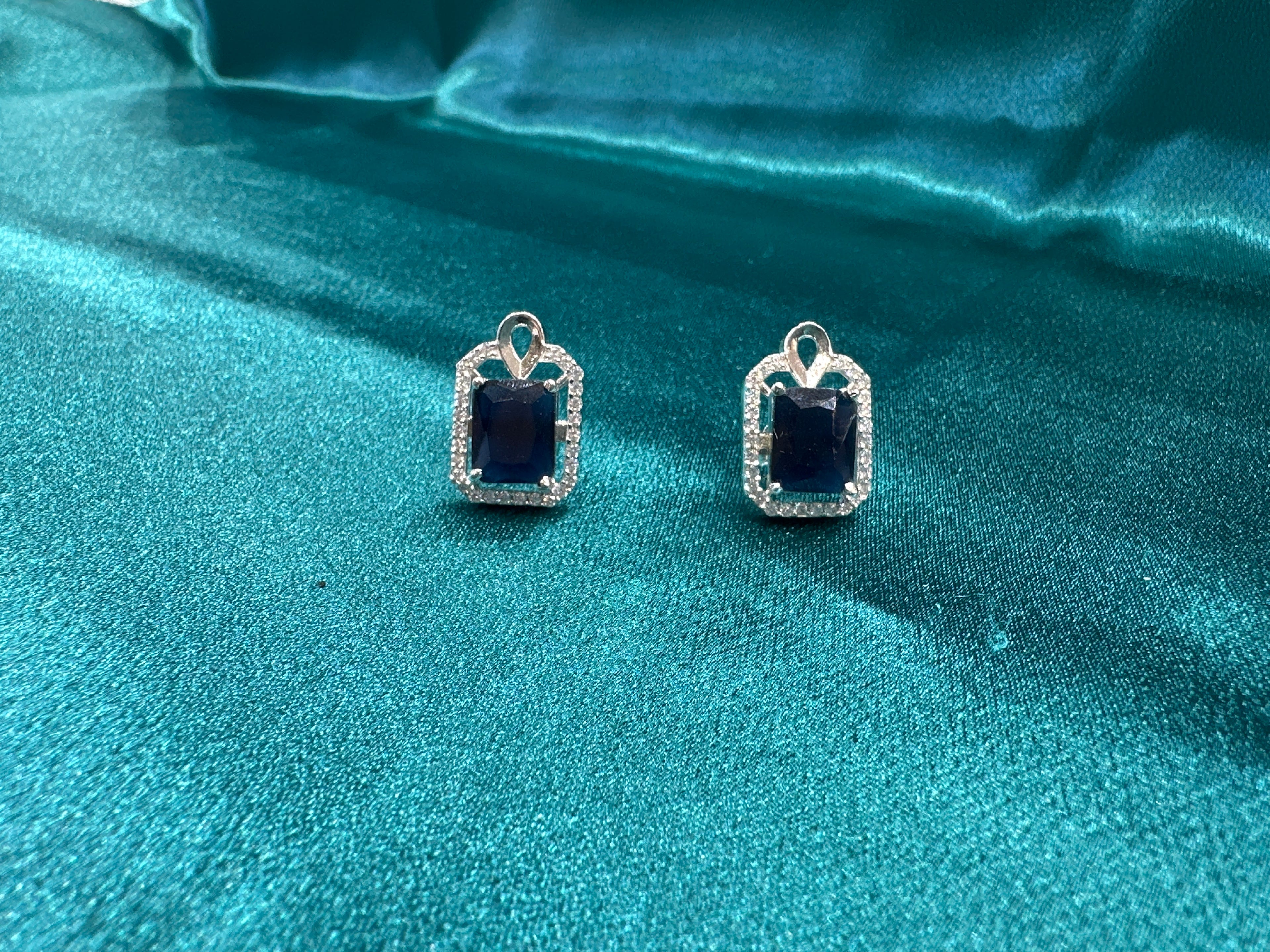 Women’s Fancy Silver pendant set