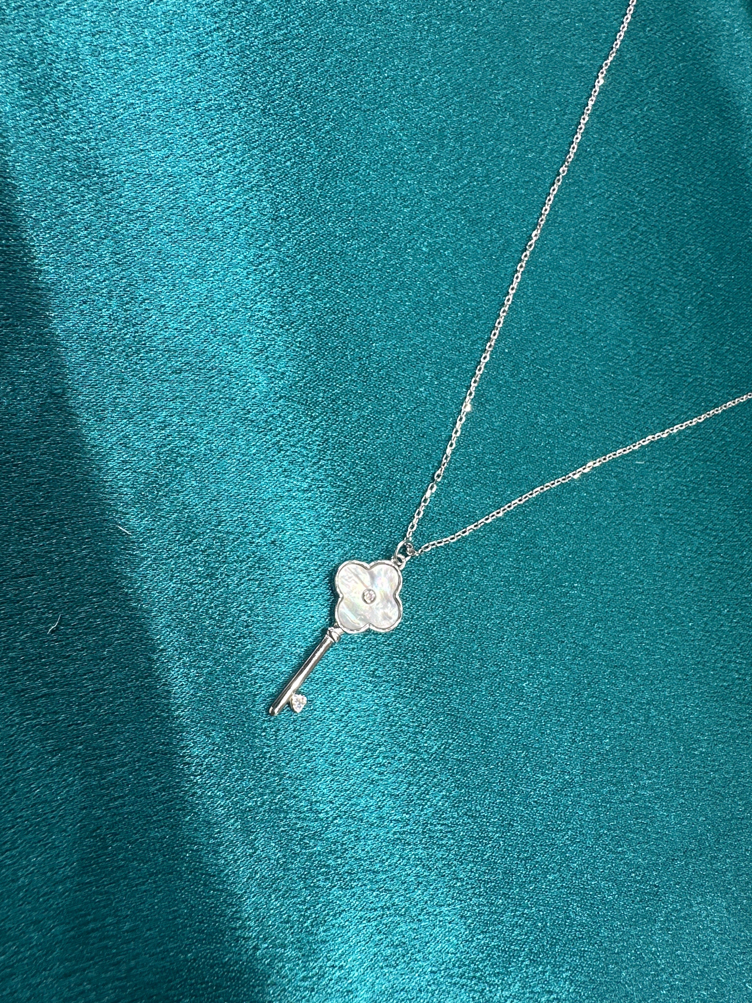 Women’s Fancy Silver pendant chain