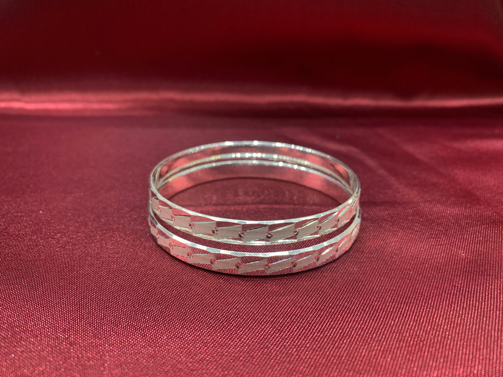 Traditional silver bangles B30