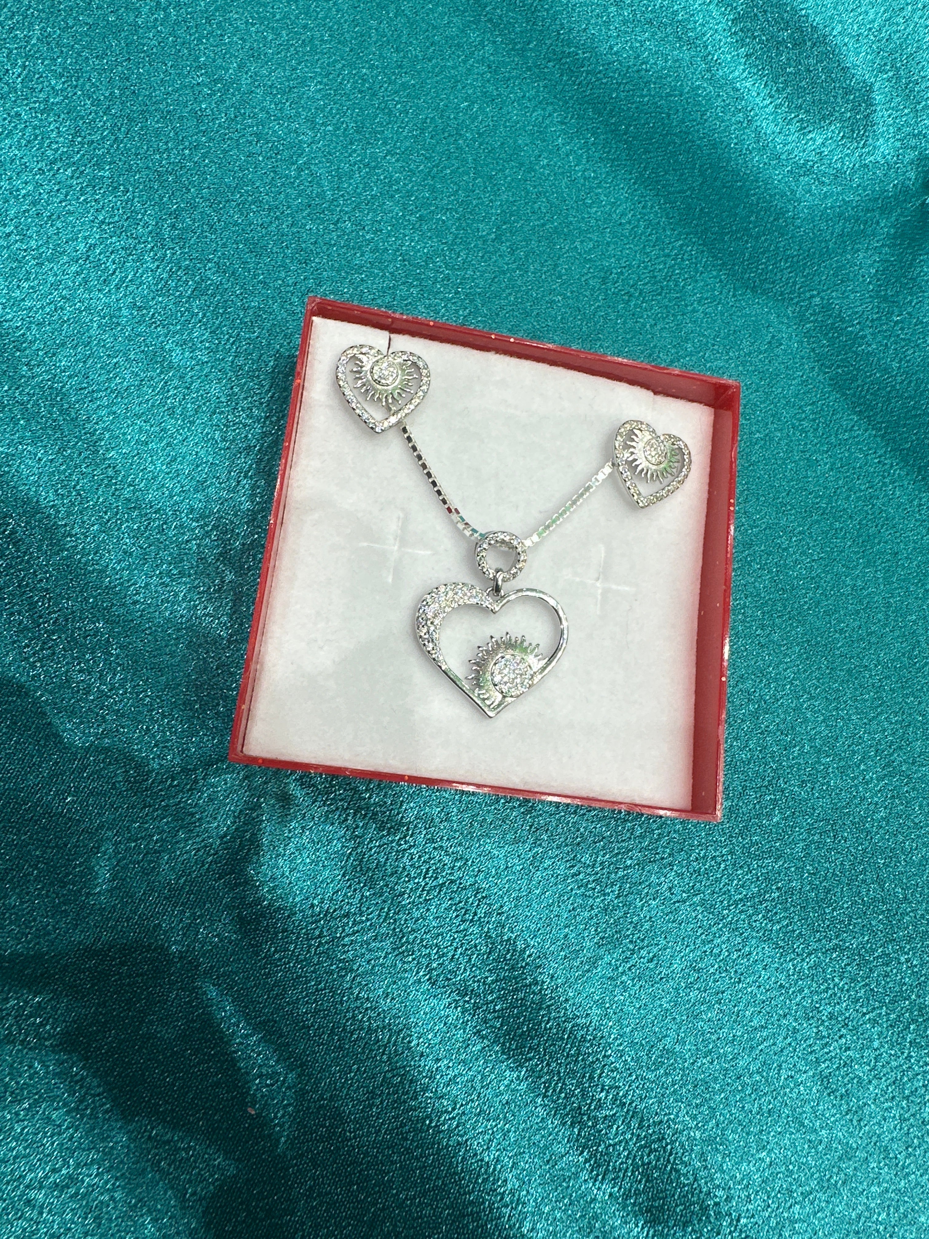 Women’s Fancy Silver pendant set