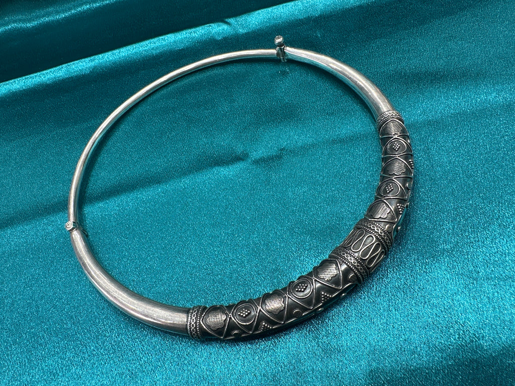 Antique Style Designer Silver necklace