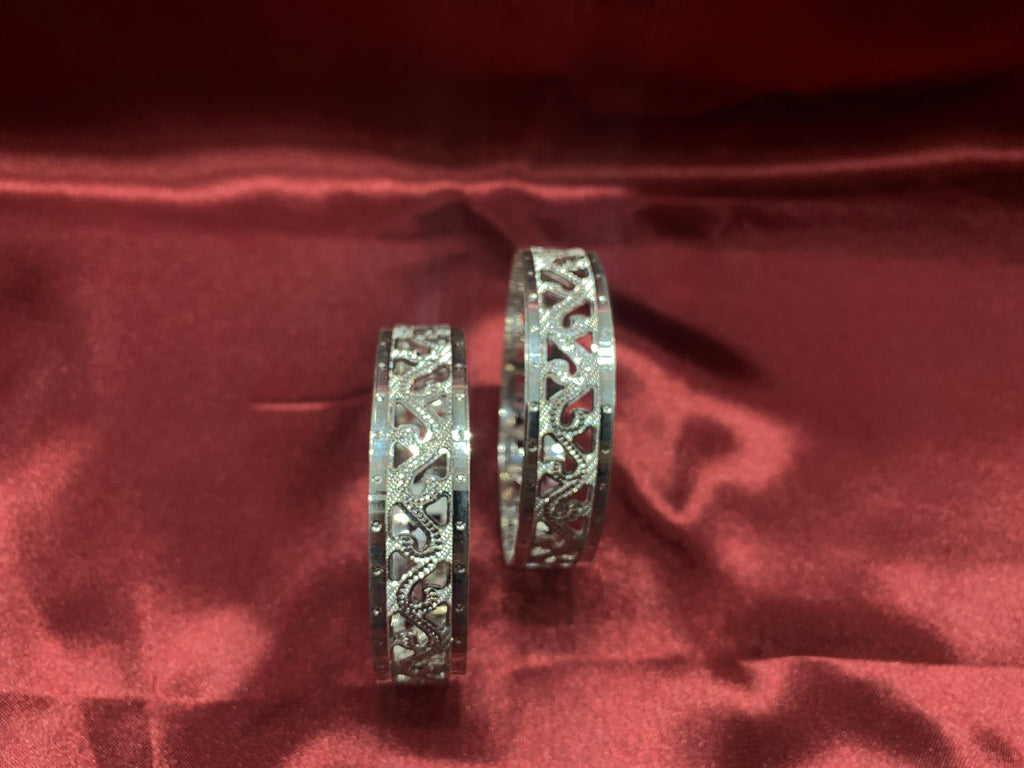 Traditional silver bangles B15