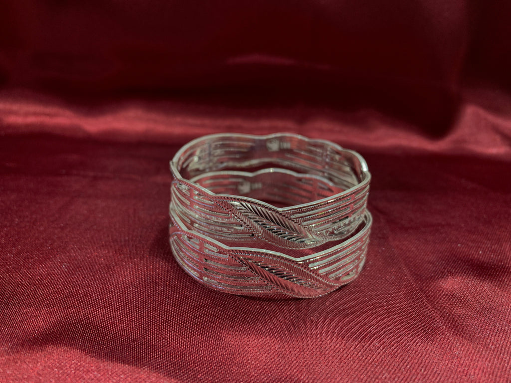 Traditional silver bangles B10