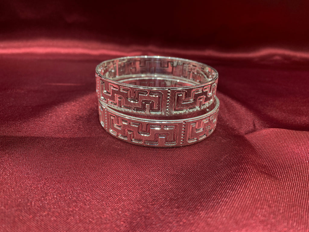 Traditional silver bangles B17
