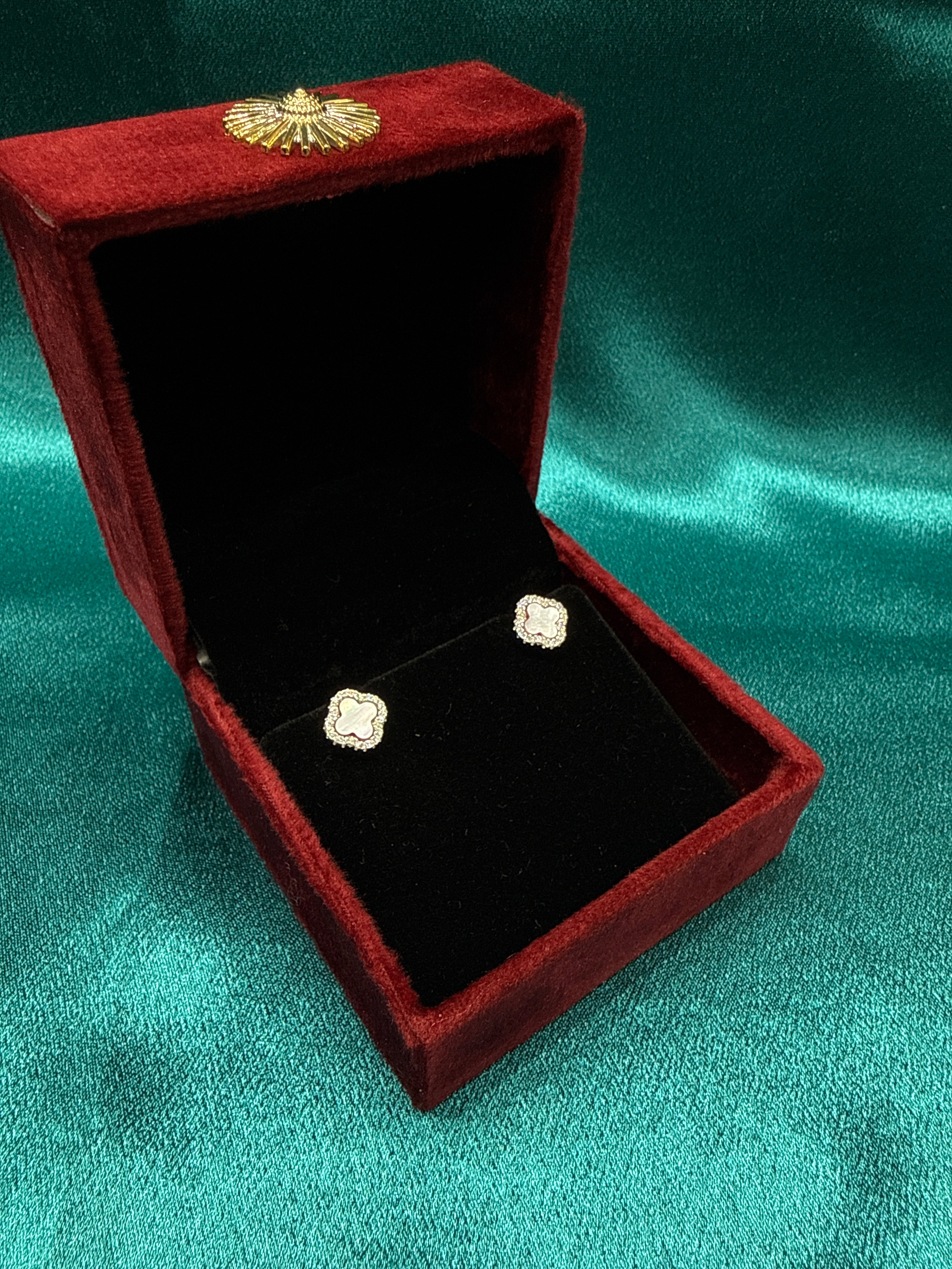 Women’s Fancy Clover Silver Earrings