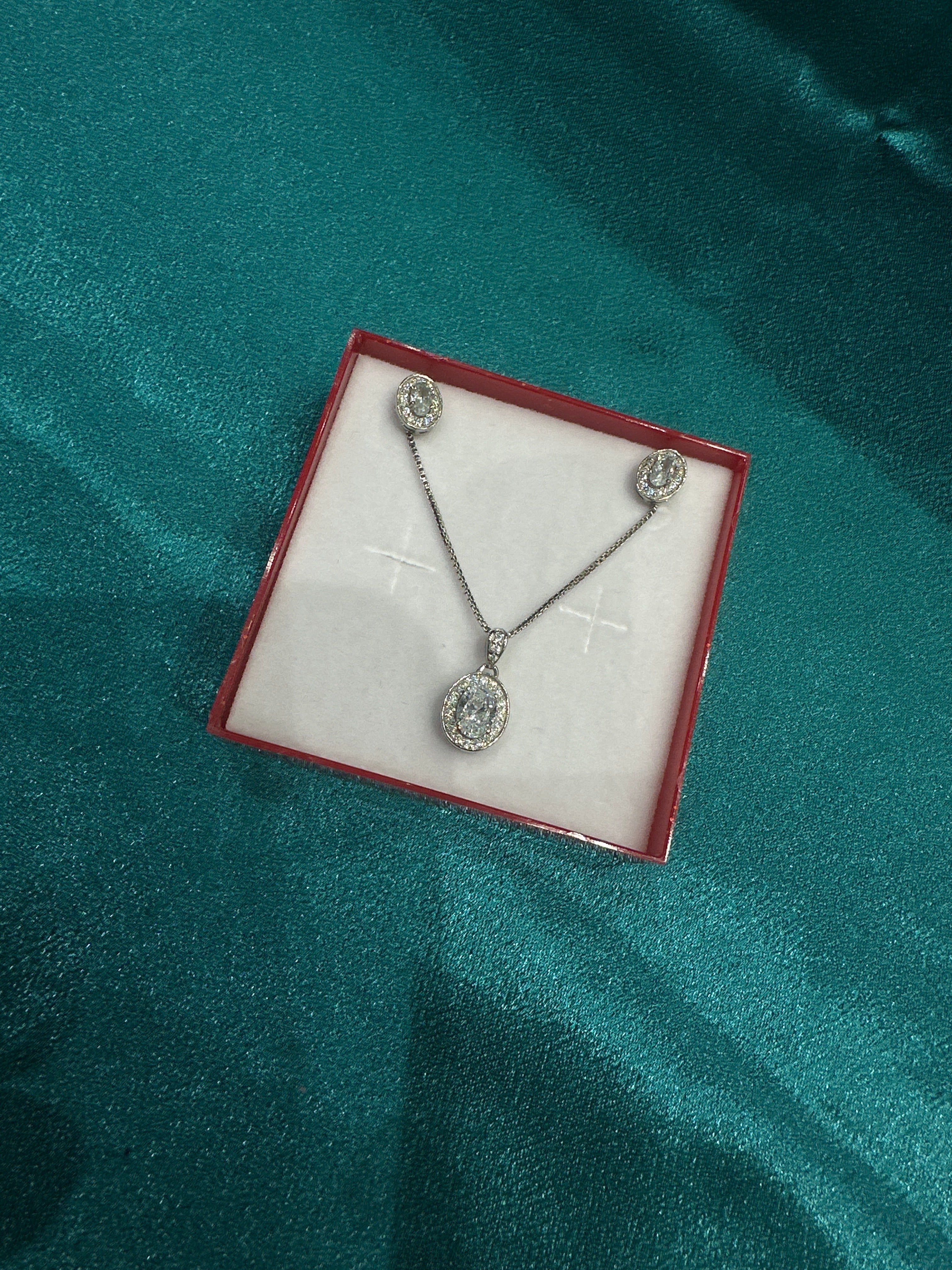Women’s Fancy Silver pendant set