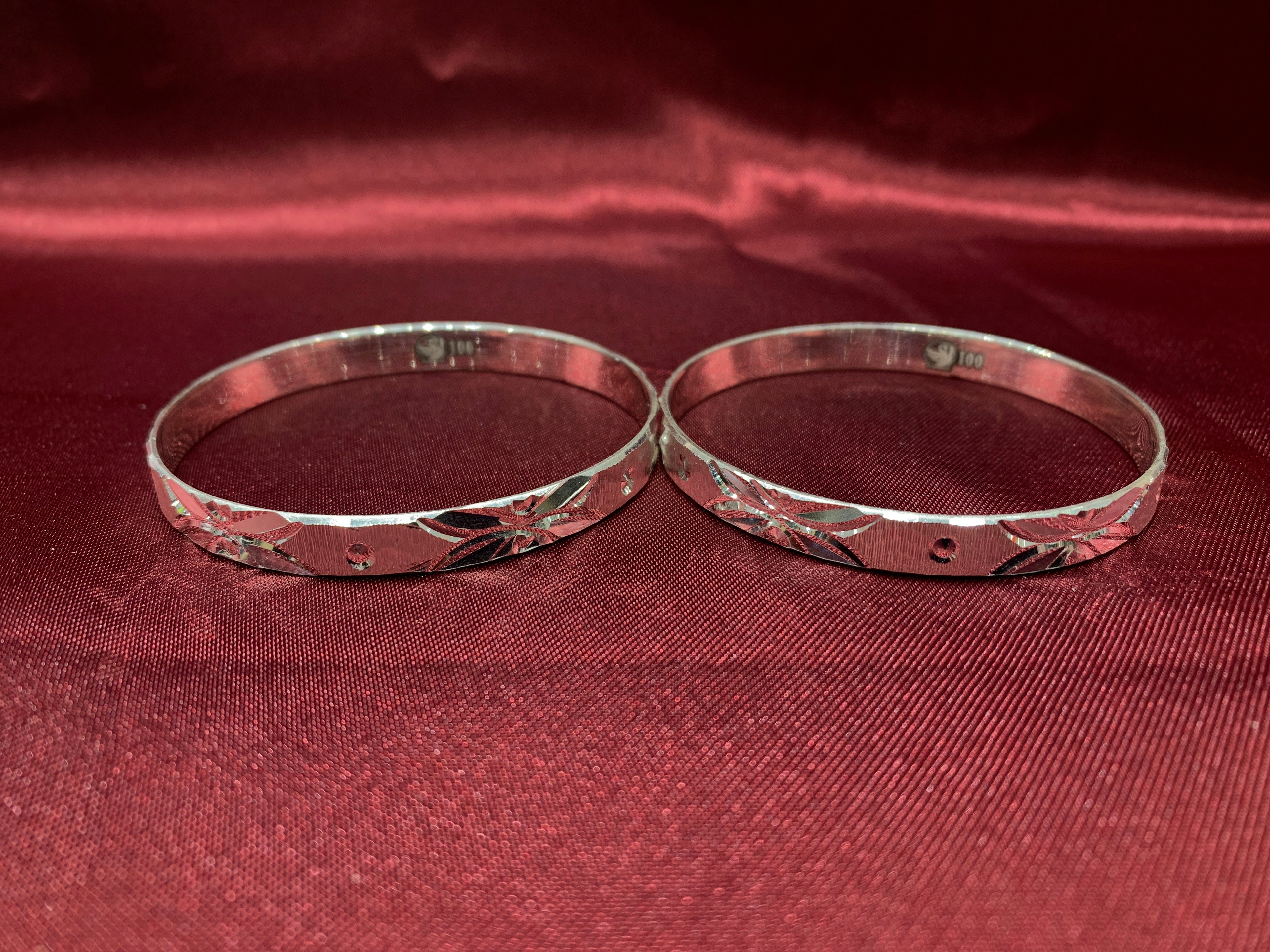Traditional silver bangles B18