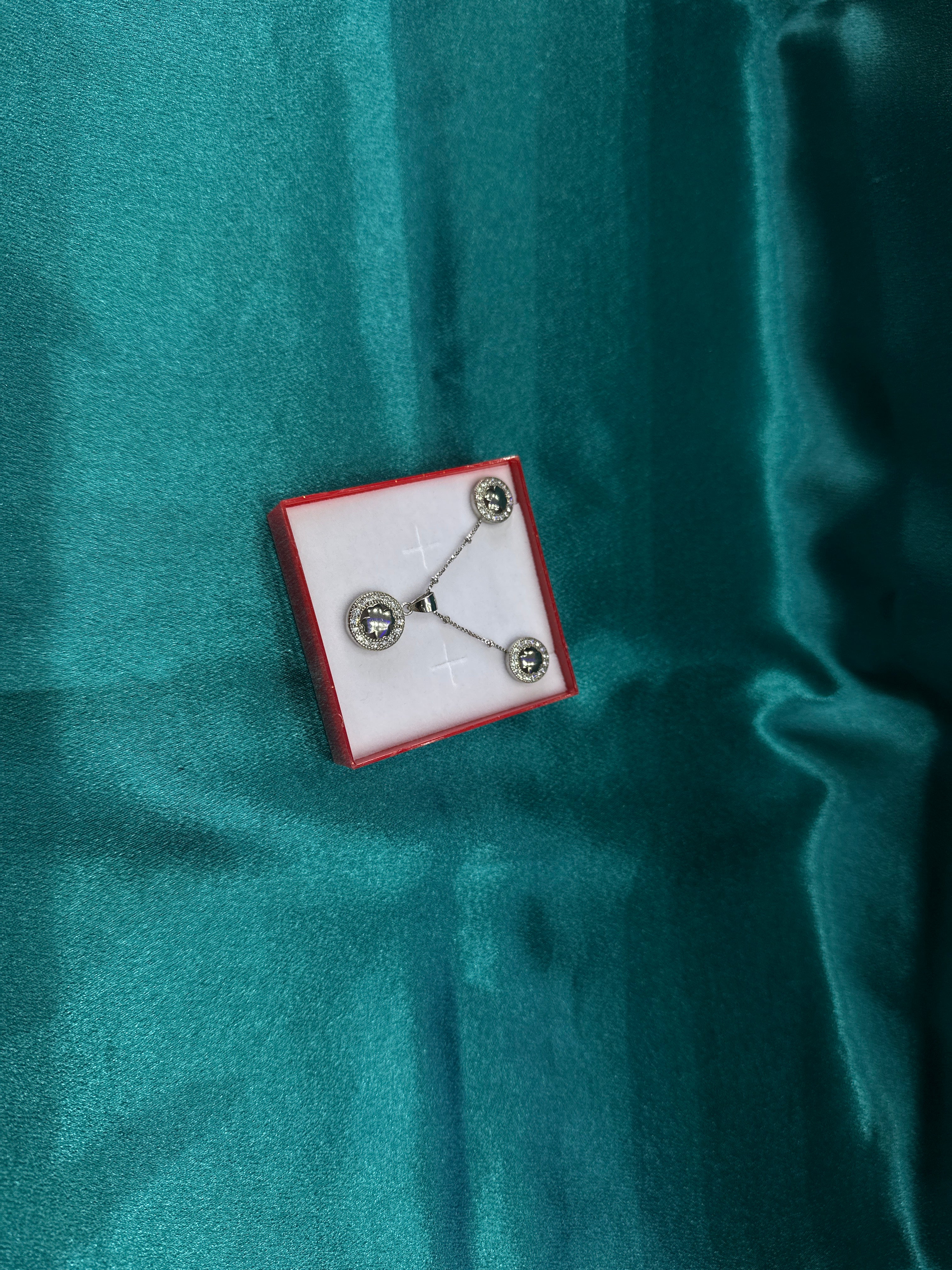 Women’s Fancy Silver pendant set