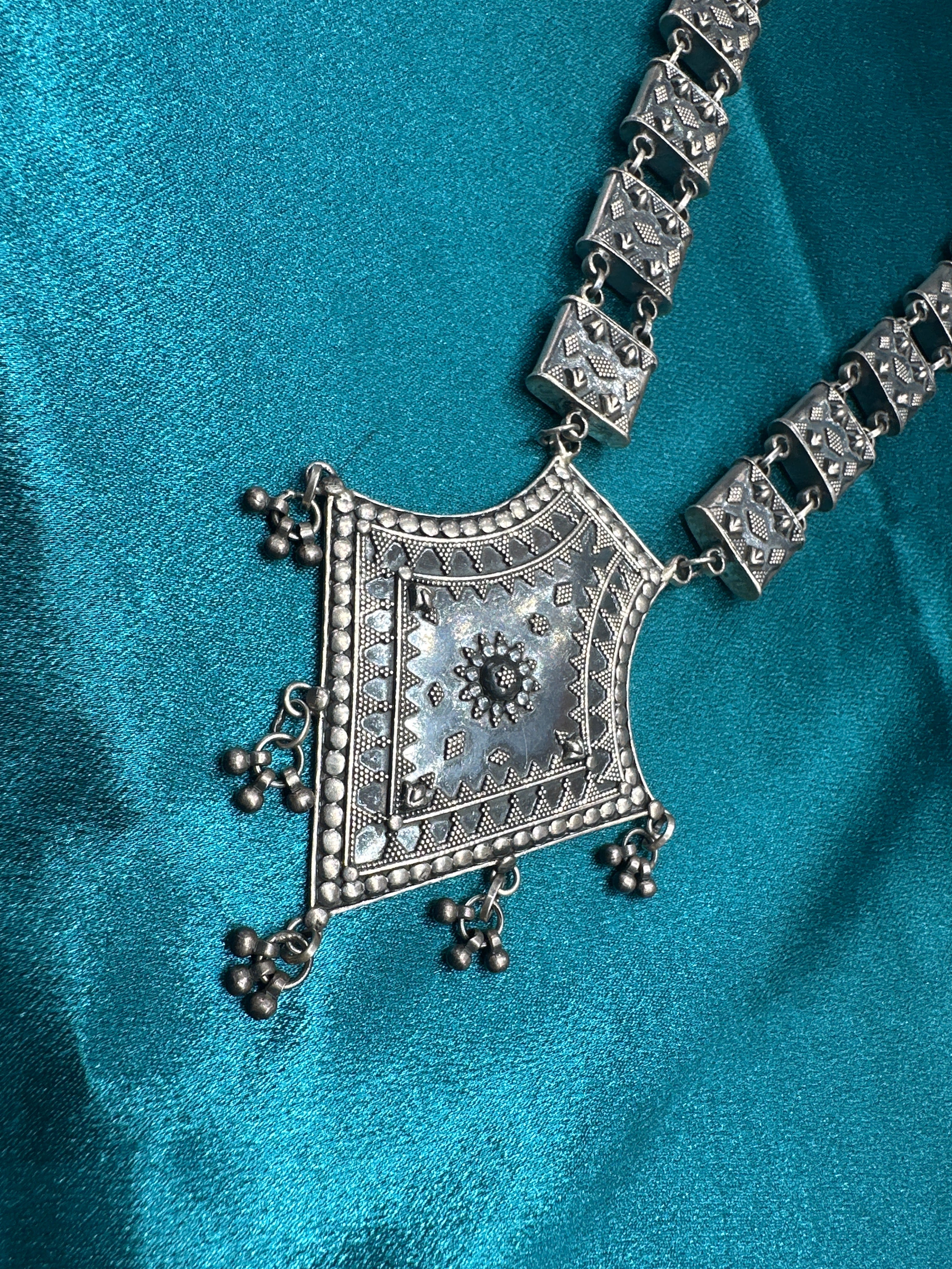 Antique Style Designer Silver necklace