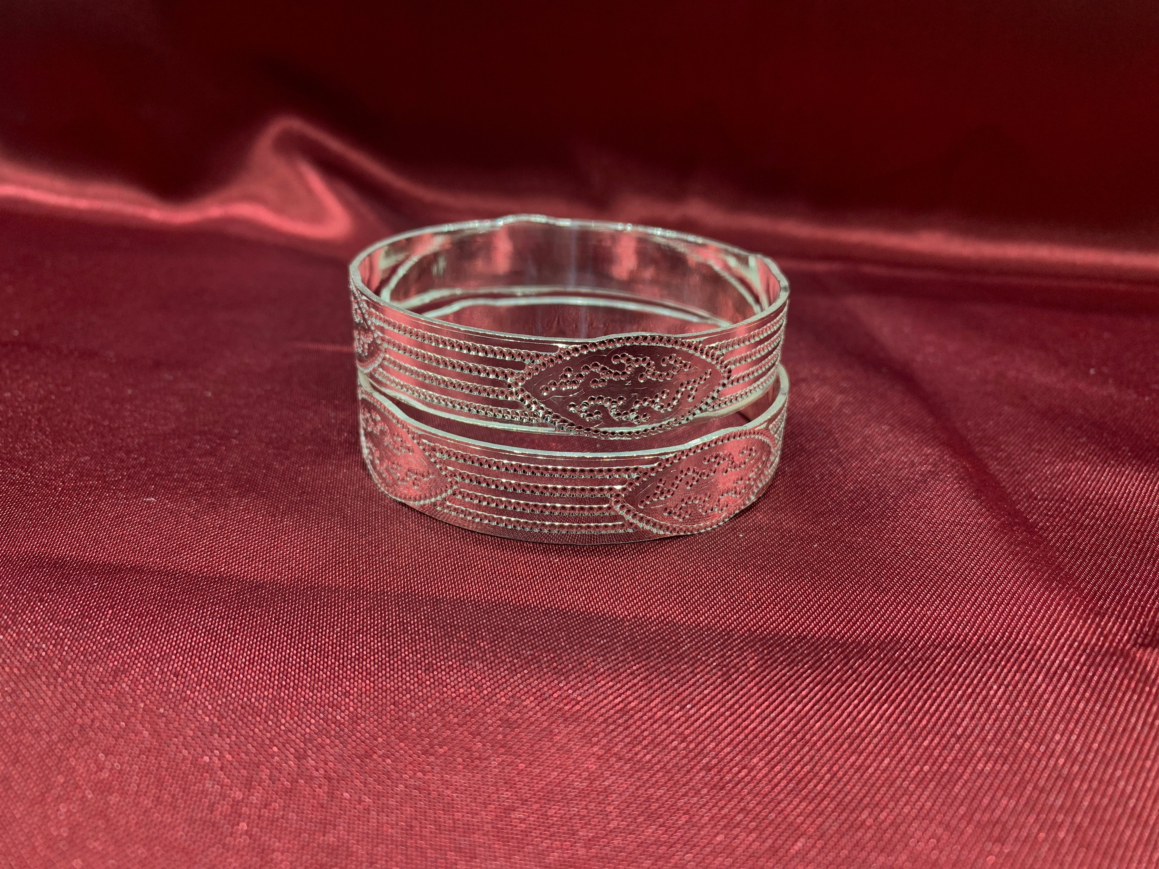 Traditional silver bangles B21