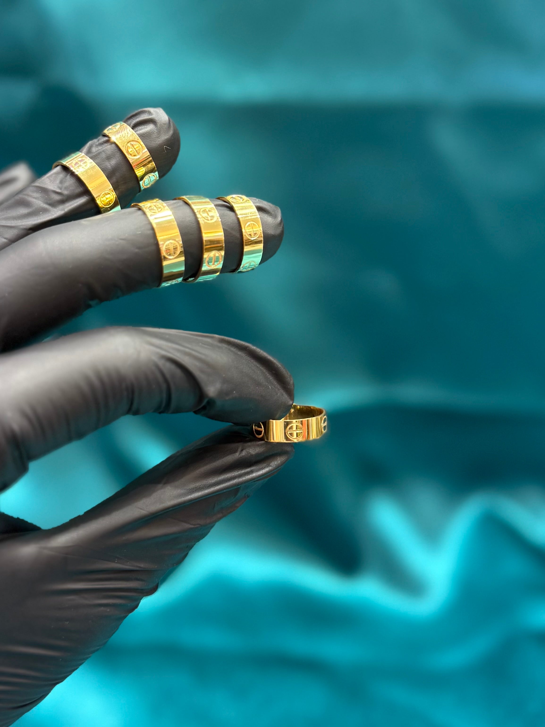 Flat Designer 22k Gold Band