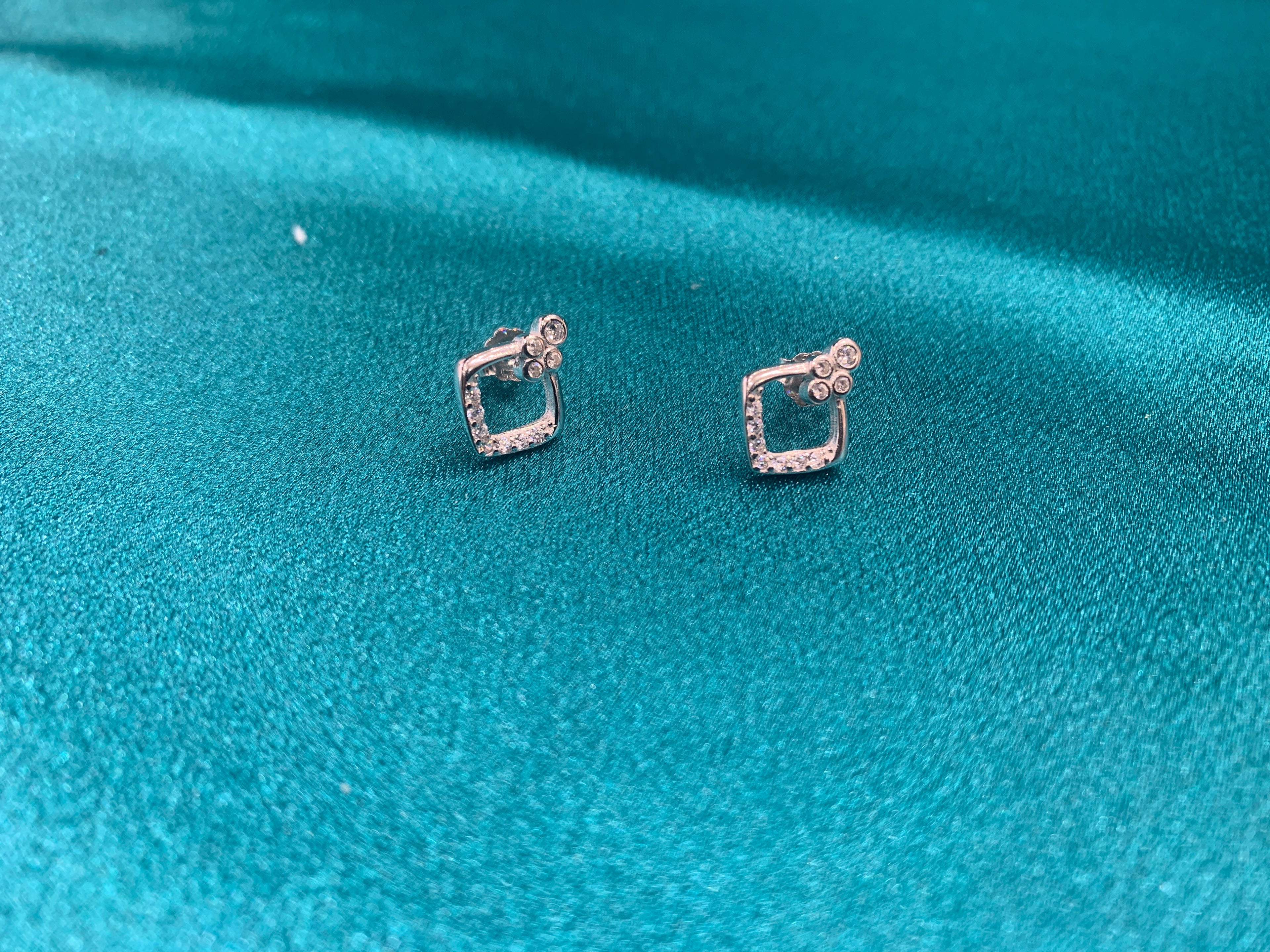 Women’s Fancy Silver pendant set