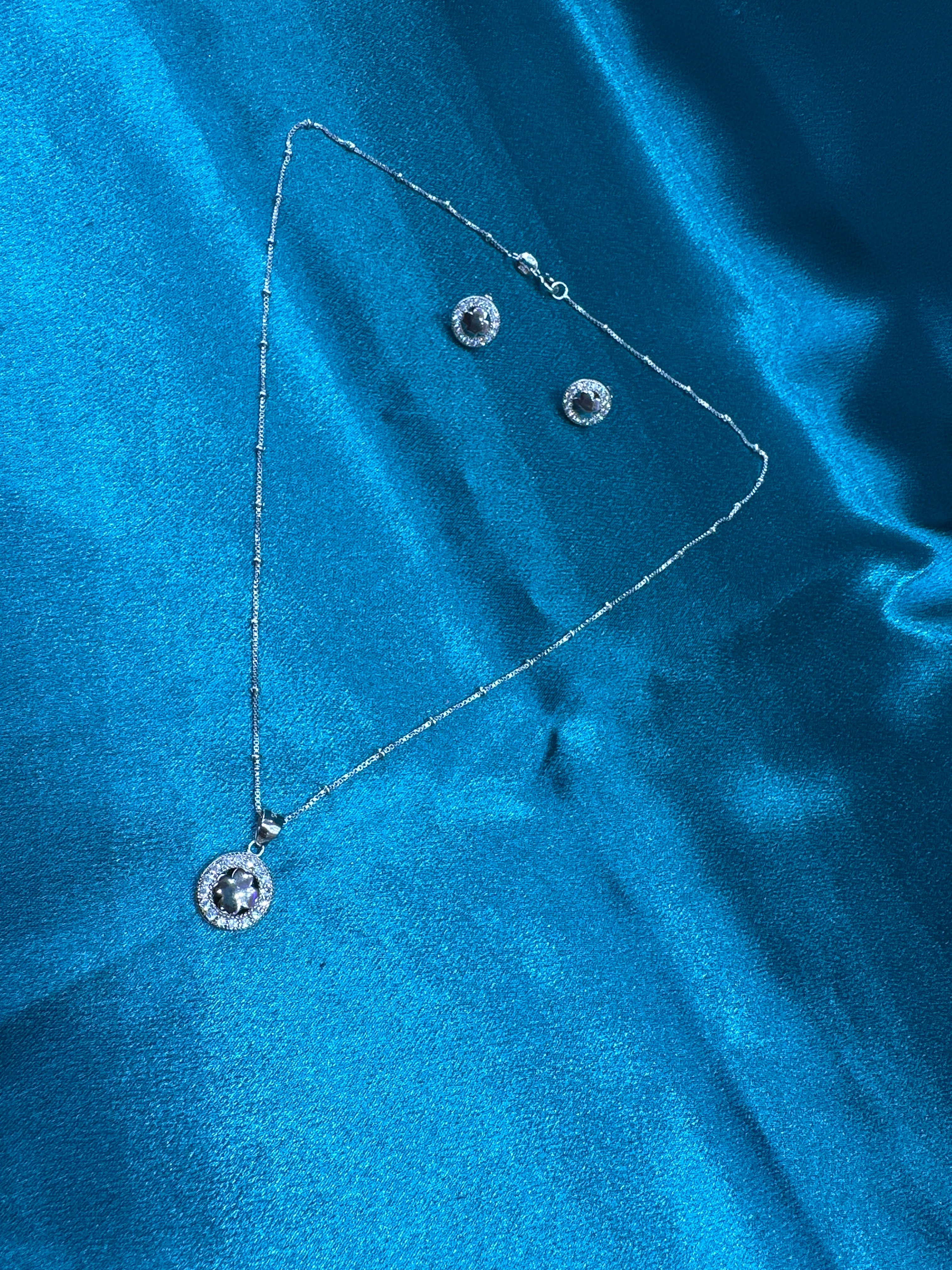 Women’s Fancy Silver pendant set