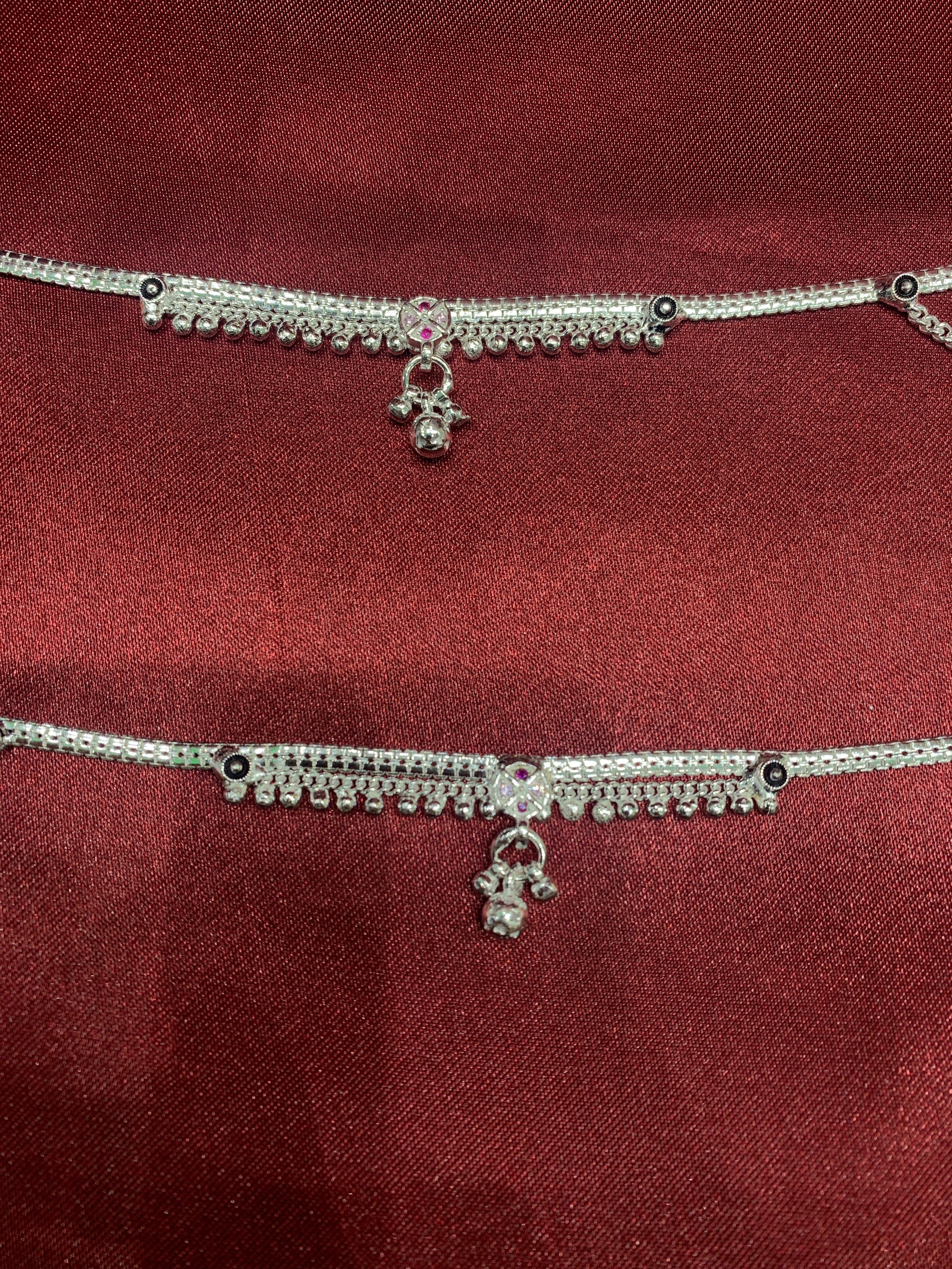 Fancy silver anklets with frill design