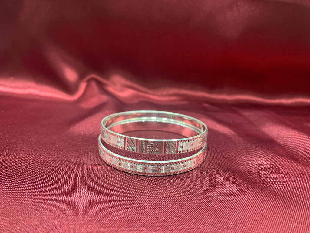 Traditional silver bangles B33