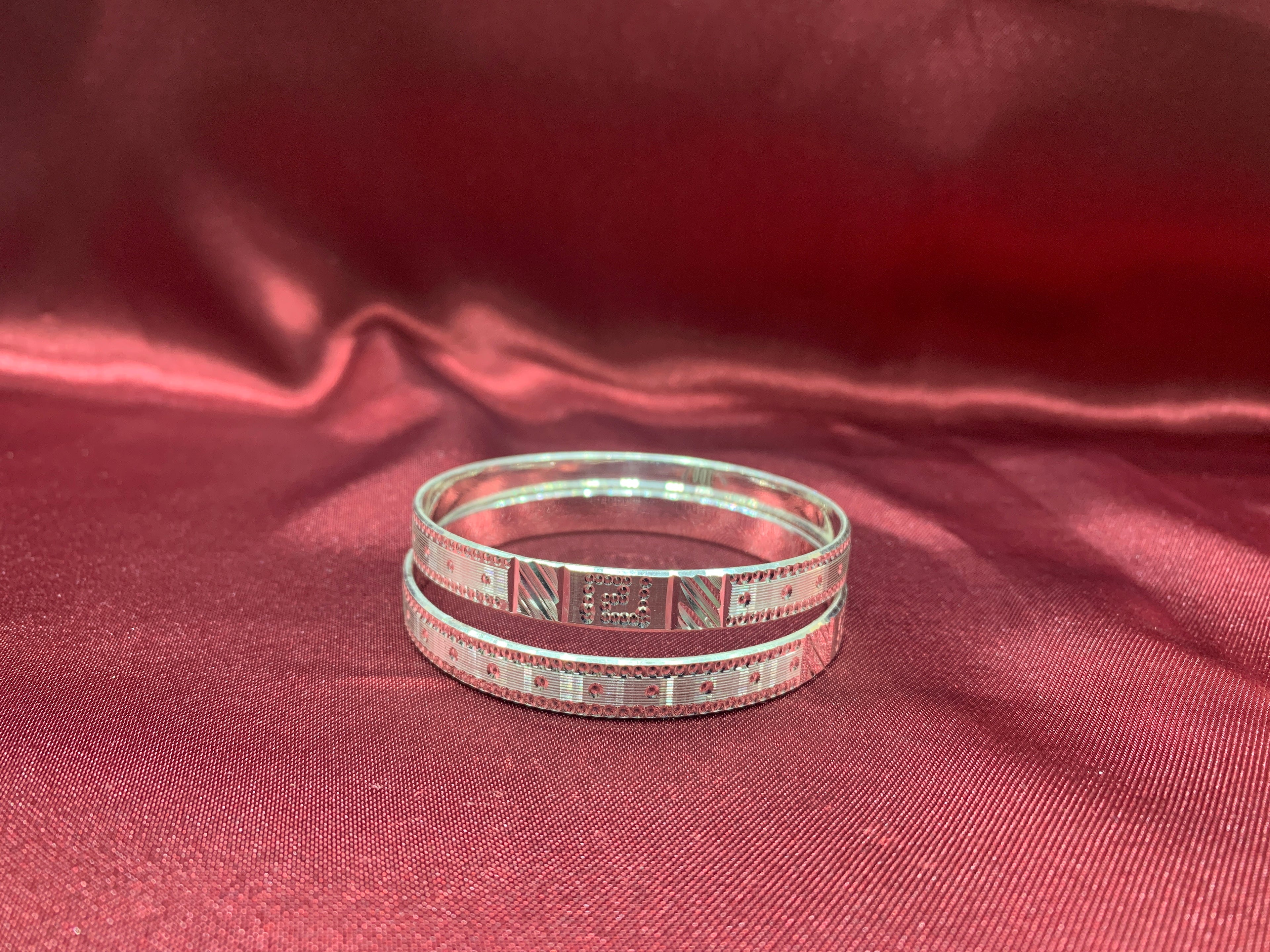 Traditional silver bangles B33