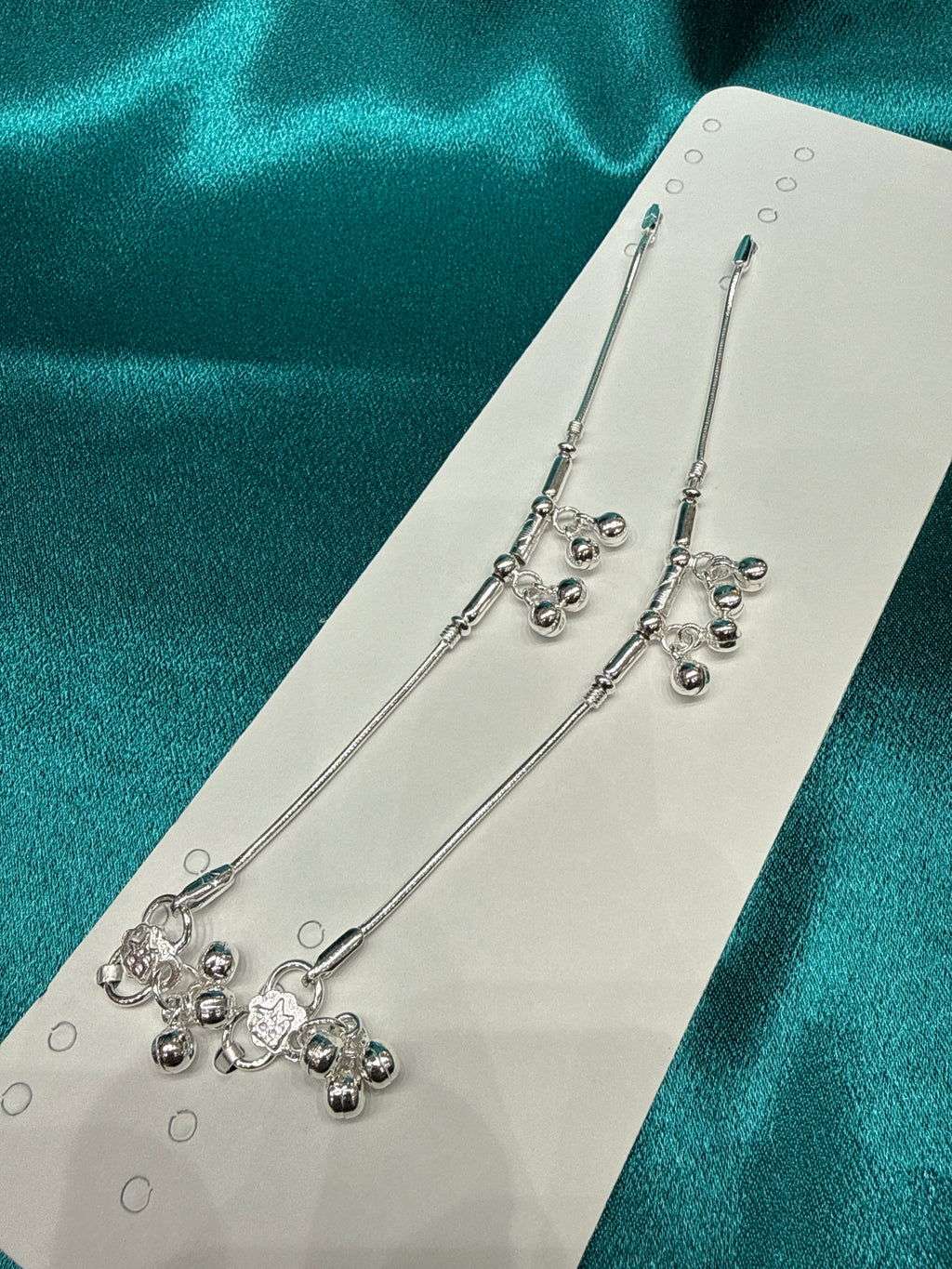 Kids fancy silver anklets (Size: 4-5 year old)